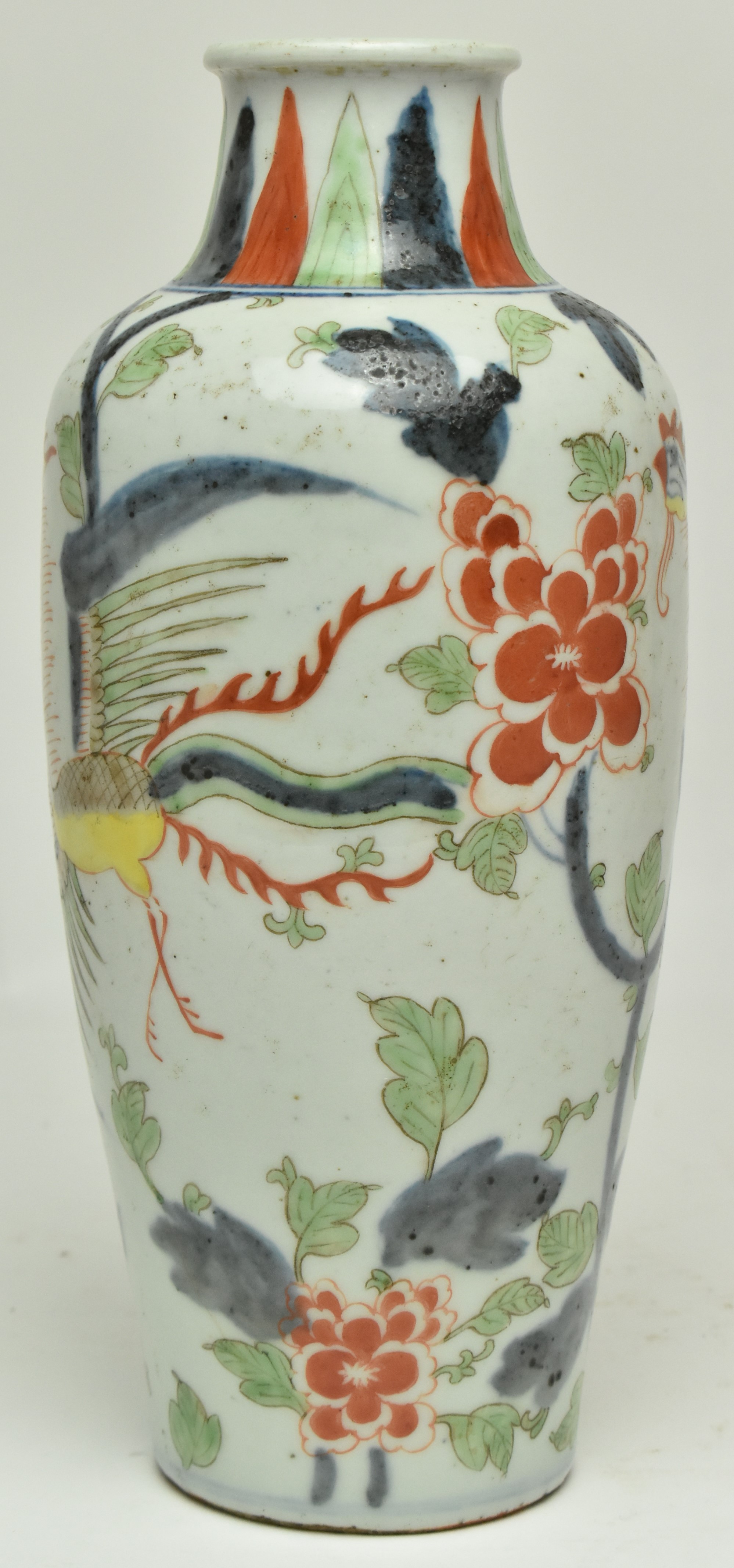 18TH CENTURY CHINESE CERAMIC WUCAI PHOENIX AND PEONY VASE - Image 2 of 7