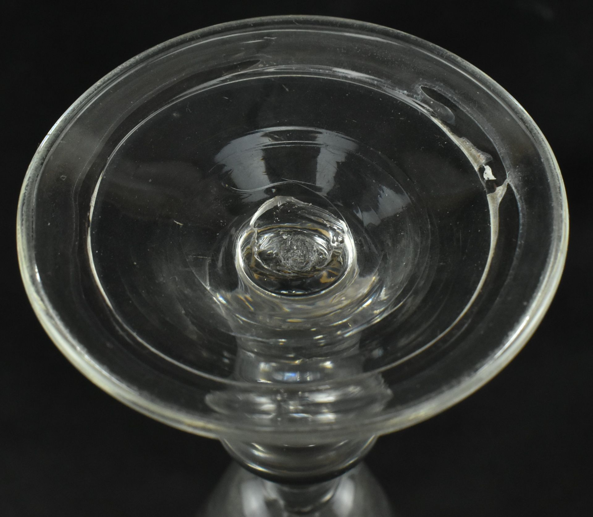 RARE 18TH CENTURY DUTCH STIPPLE ENGRAVED WINE GLASS - Bild 6 aus 8