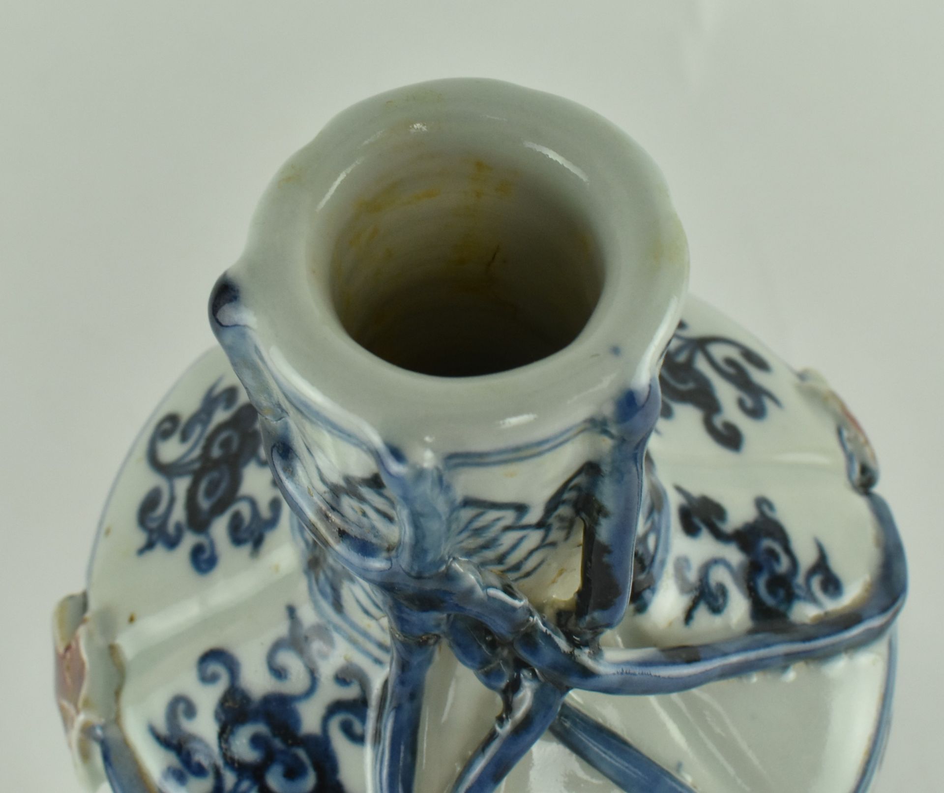 CHINESE YUAN DYNASTY STYLE ROULEAU CERAMIC VASE - Image 3 of 5