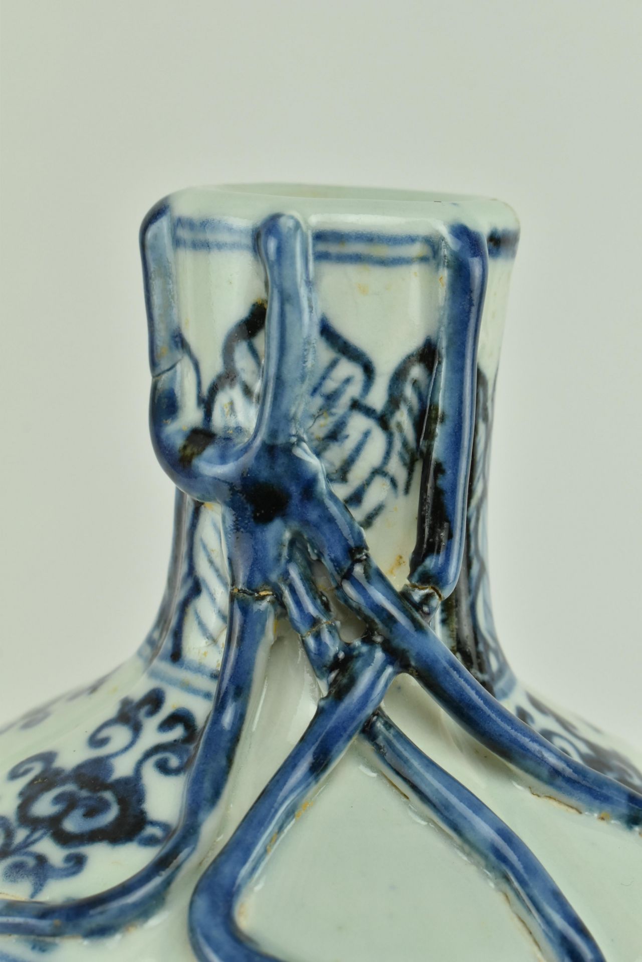 CHINESE YUAN DYNASTY STYLE ROULEAU CERAMIC VASE - Image 2 of 5