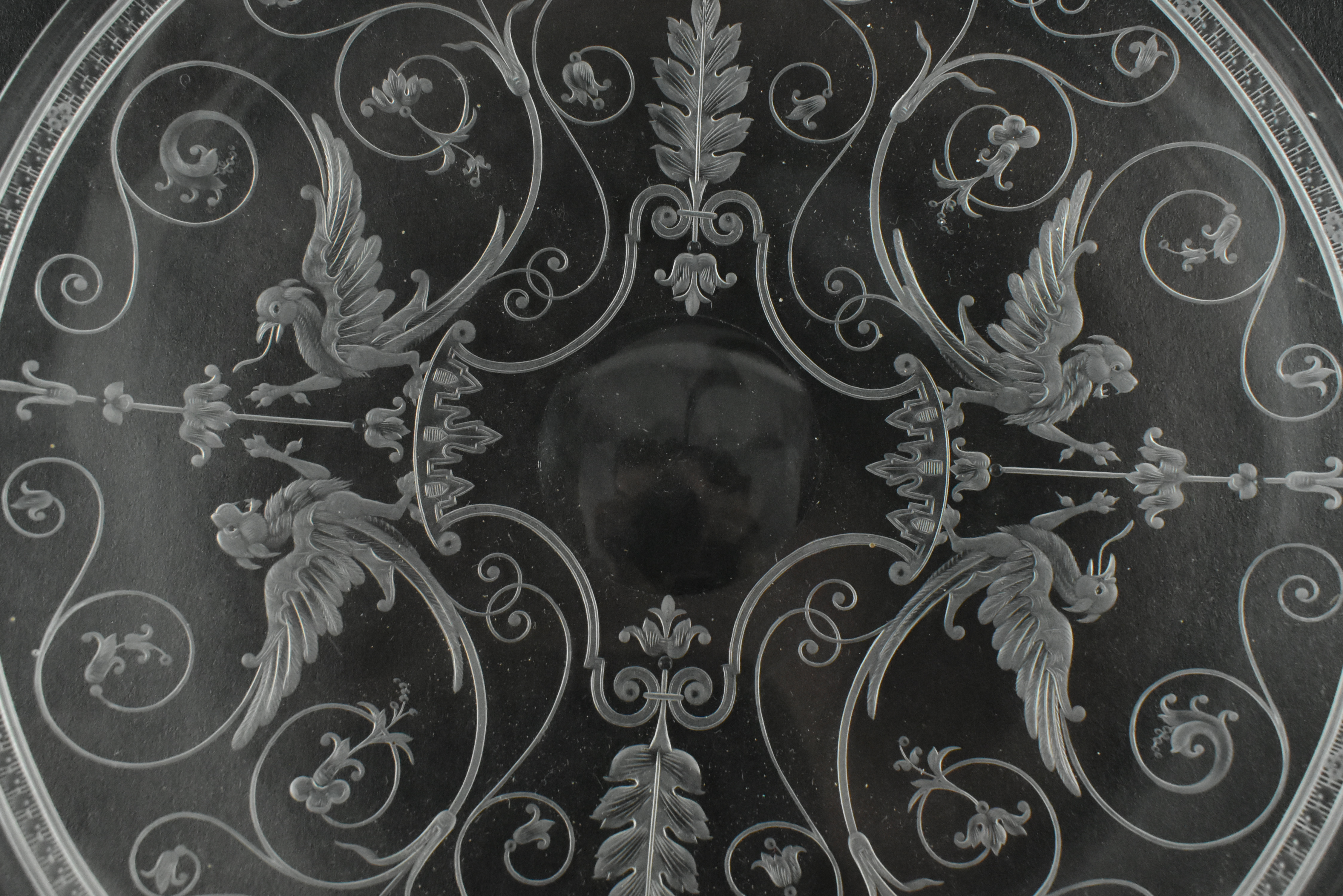 CIRCA 1860 STOURBRIDGE ENGRAVED GLASS PLATE - Image 4 of 7