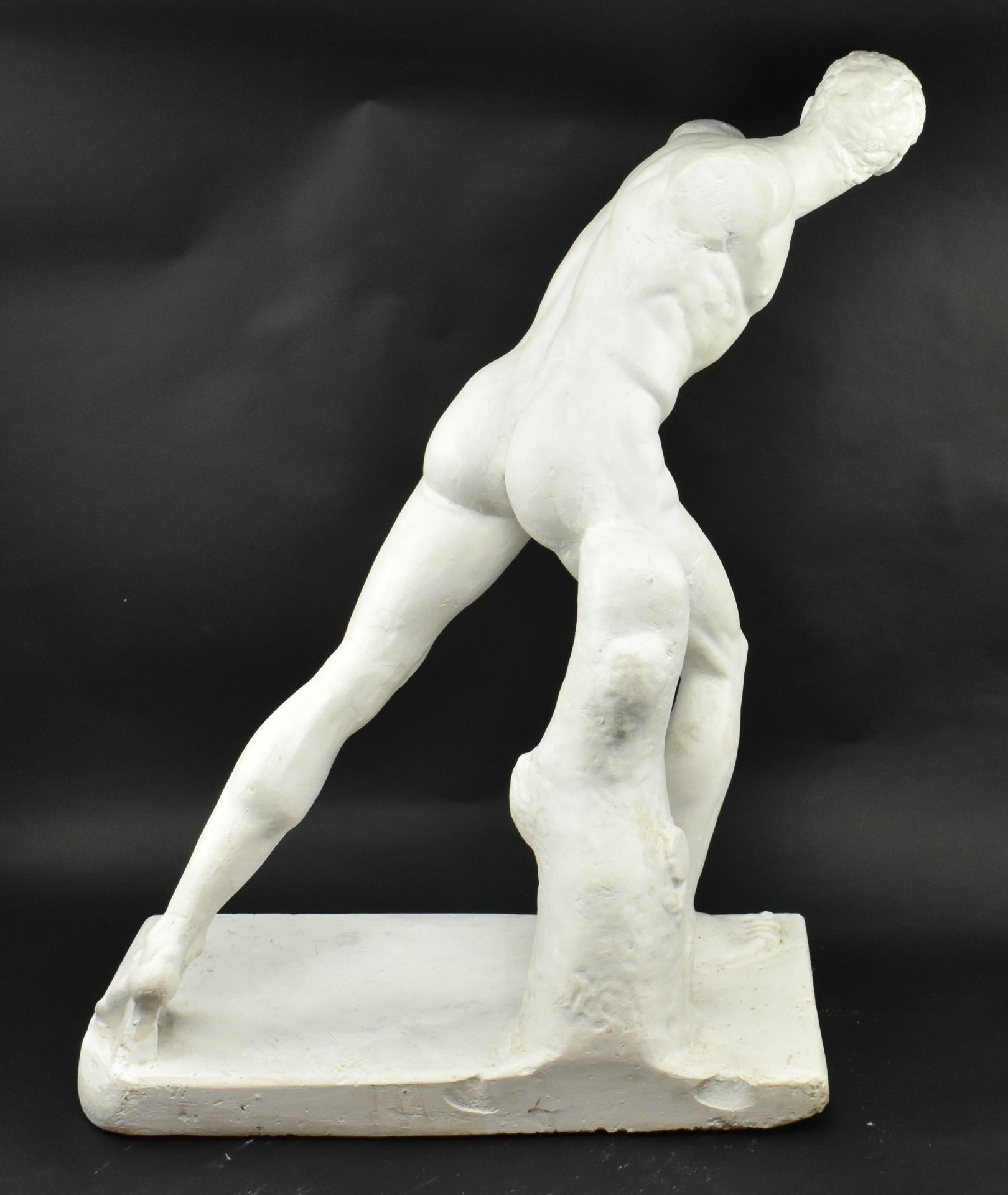 LARGE 20TH CENTURY CAST GESSO GLADIATOR / WARRIOR SCULPTURE - Image 7 of 9