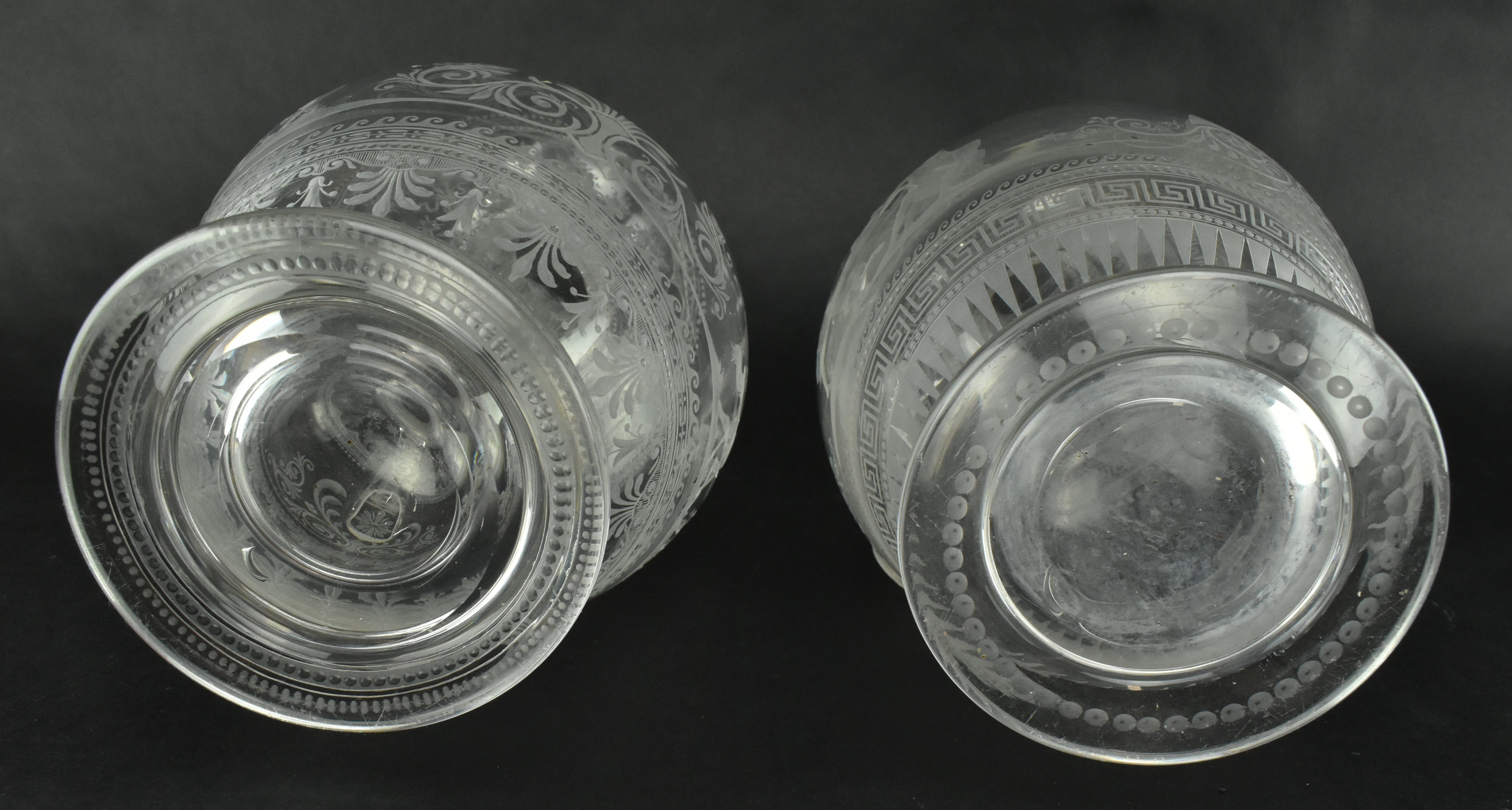 PAIR OF VICTORIAN CIRCA 1860 ENGRAVED GLASS EWERS - Image 8 of 8