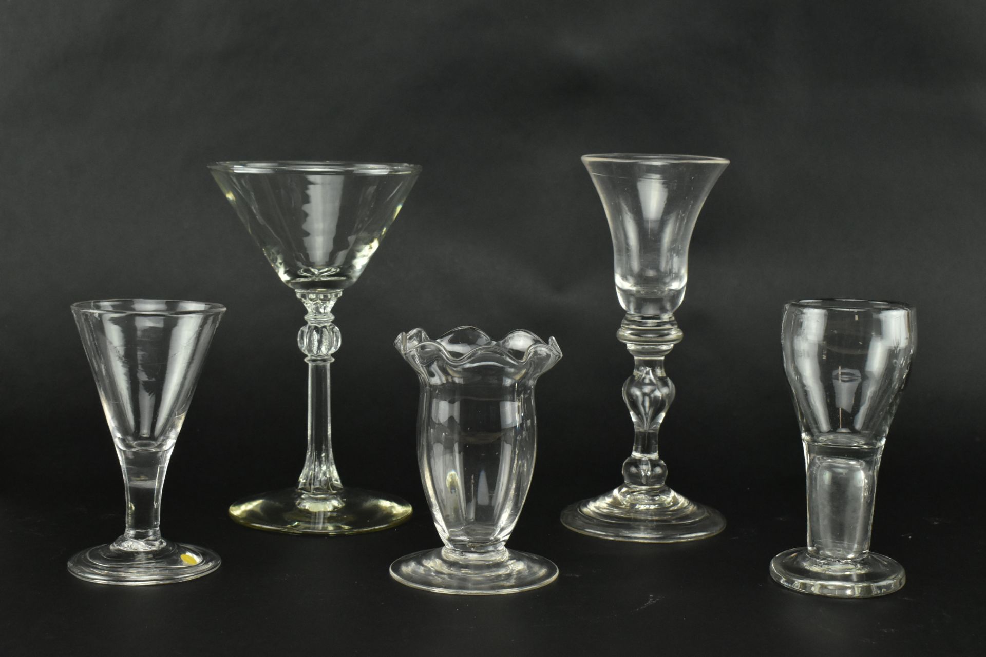 THIRTEEN GEORGE II & LATER CORDIAL & DRAM DRINKING GLASSES - Image 4 of 8