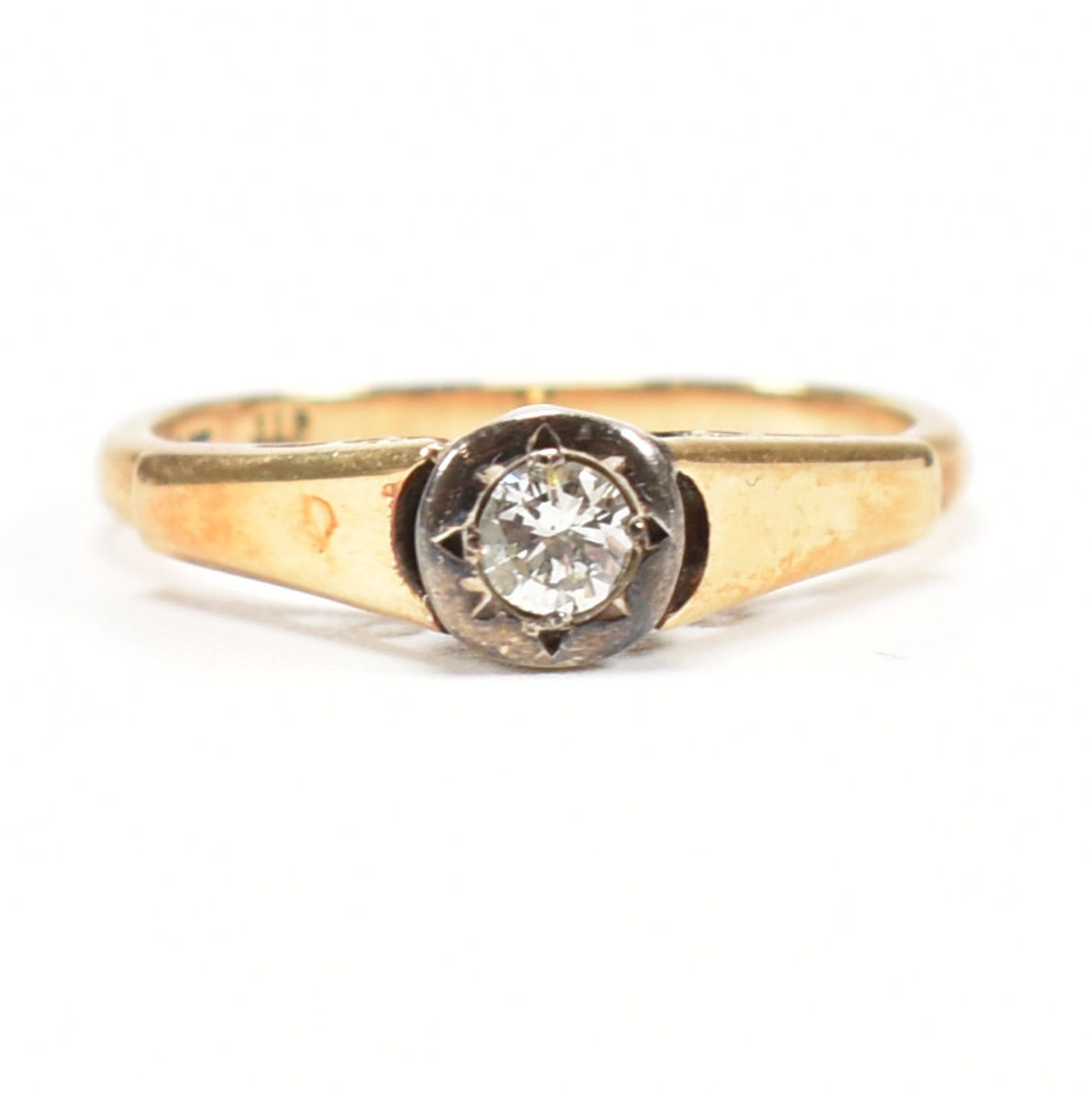 HALLMARKED 18CT GOLD & DIAMOND SOLITAIRE RING