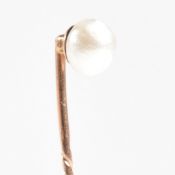 19TH CENTURY PEARL MOUNTED GOLD STICK PIN