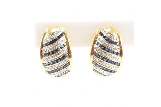 PAIR OF 18CT GOLD SAPPHIRE & DIAMOND EARRINGS - Bild 2 aus 8