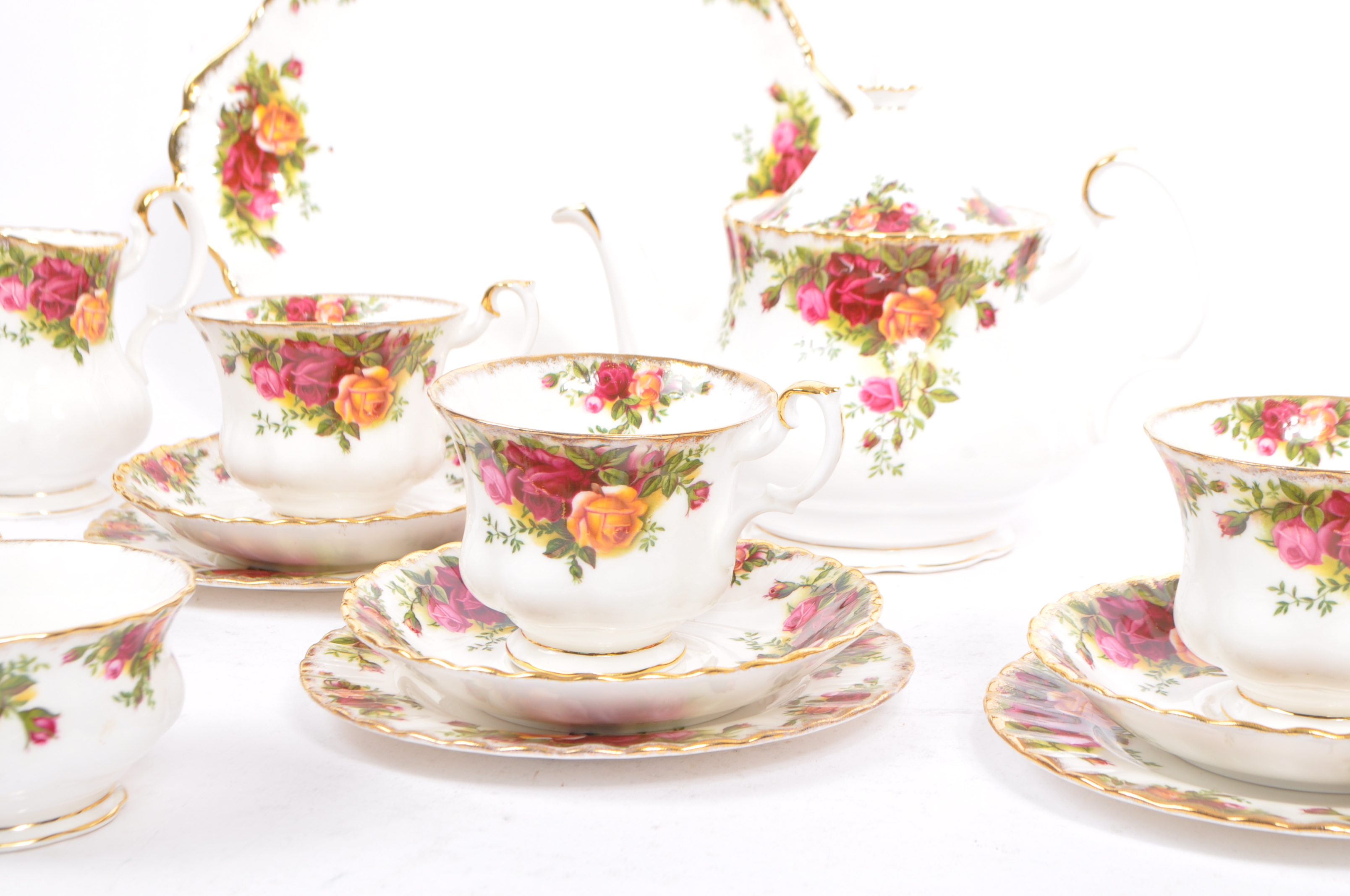 MID 20TH CENTURY OLD COUNTRY ROSES ROYAL ALBERT TEA SET - Image 2 of 8