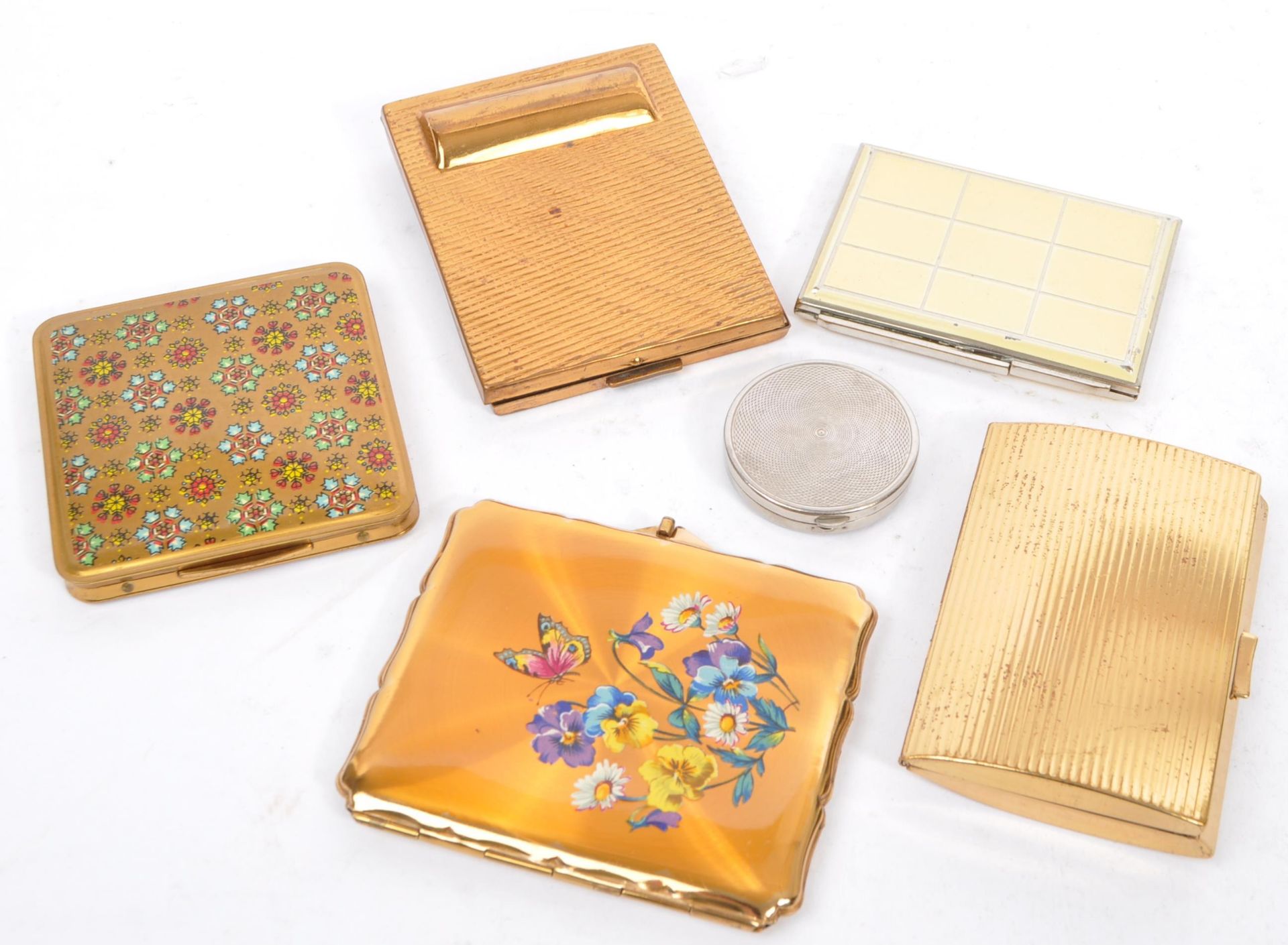 COLLECTION OF VINTAGE COMPACTS & CIGARETTE CASES