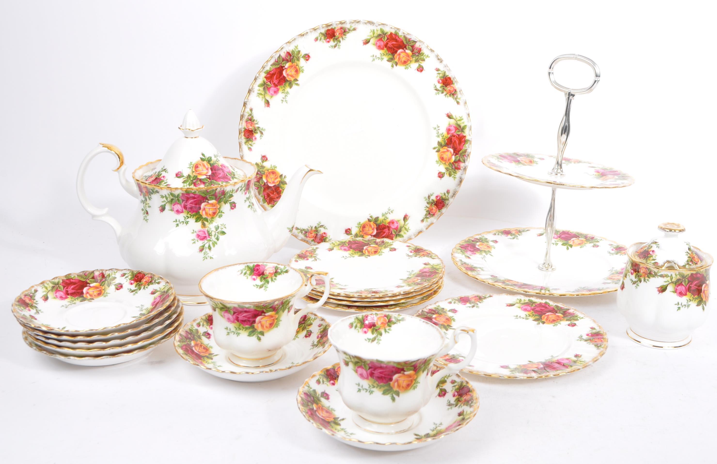 VINTAGE ROYAL ALBERT OLD COUNTRY ROSES CHINA TEA SERVICE