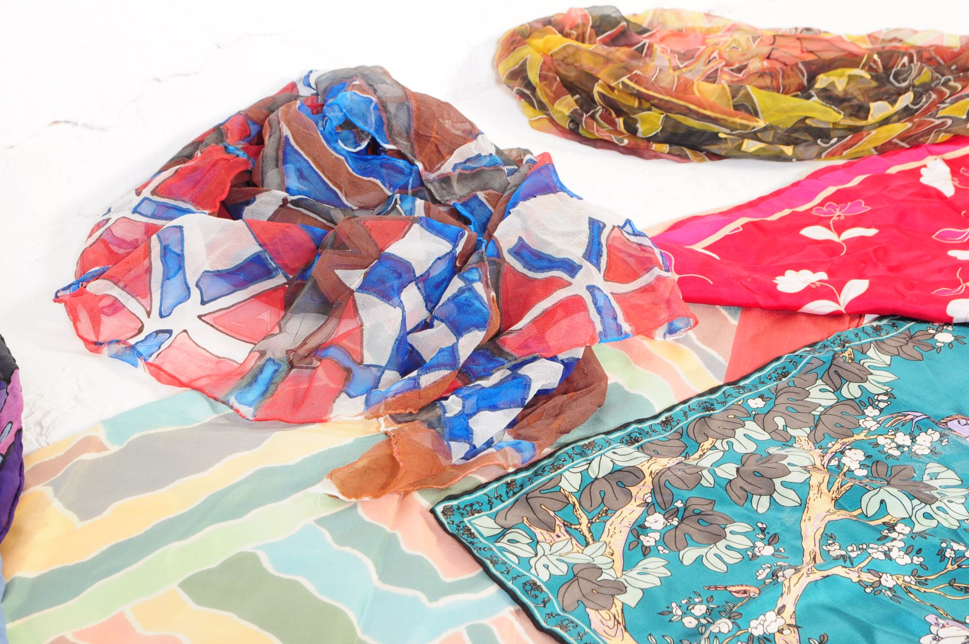 COLLECTION OF VINTAGE SCARVES - LIBERTY & JAEGER - Image 3 of 8