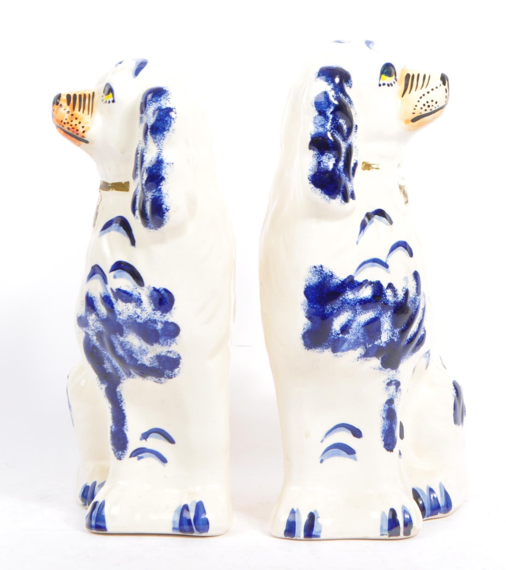 PAIR OF 19TH CENTURY STAFFORDSHIRE BLUE & WHITE DOGS - Bild 2 aus 6