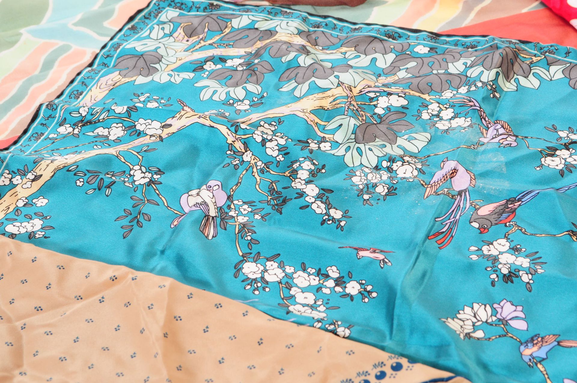 COLLECTION OF VINTAGE SCARVES - LIBERTY & JAEGER - Image 5 of 8