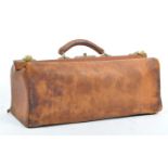 EARLY 20TH CENTURY GLADSTONE TRAVEL BAG