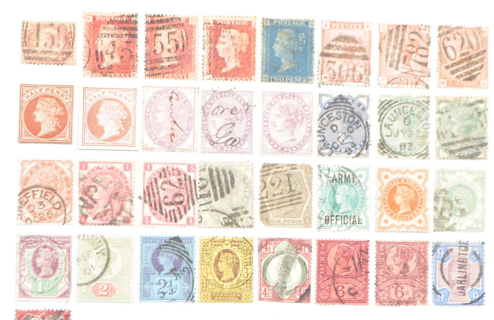 COLLECTION OF EARLY 20TH CENTURY BRITISH AND FOREIGN STAMPS - Image 2 of 10