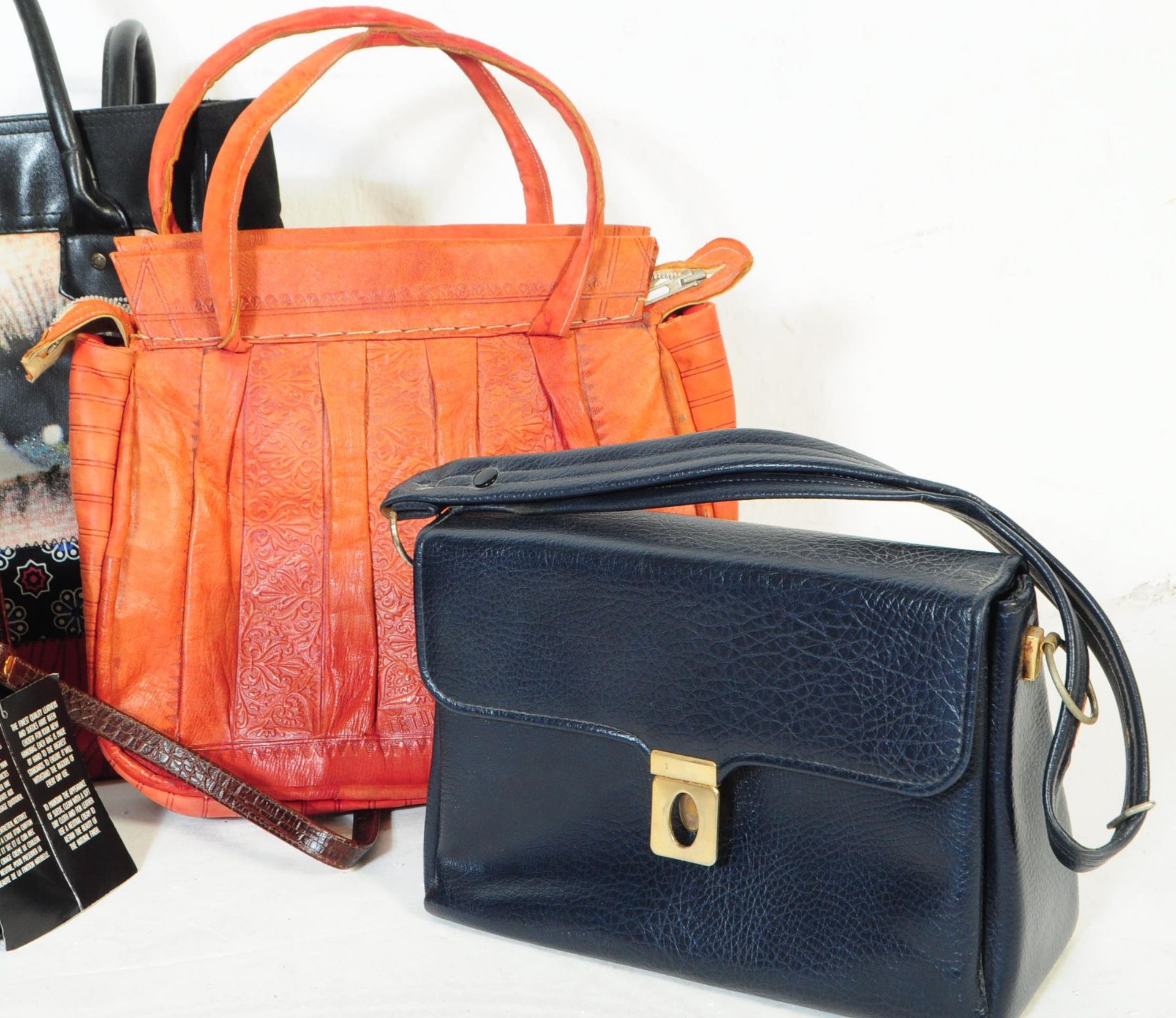 COLLECTION OF VINTAGE 20TH CENTURY HANDBAGS - Image 4 of 8