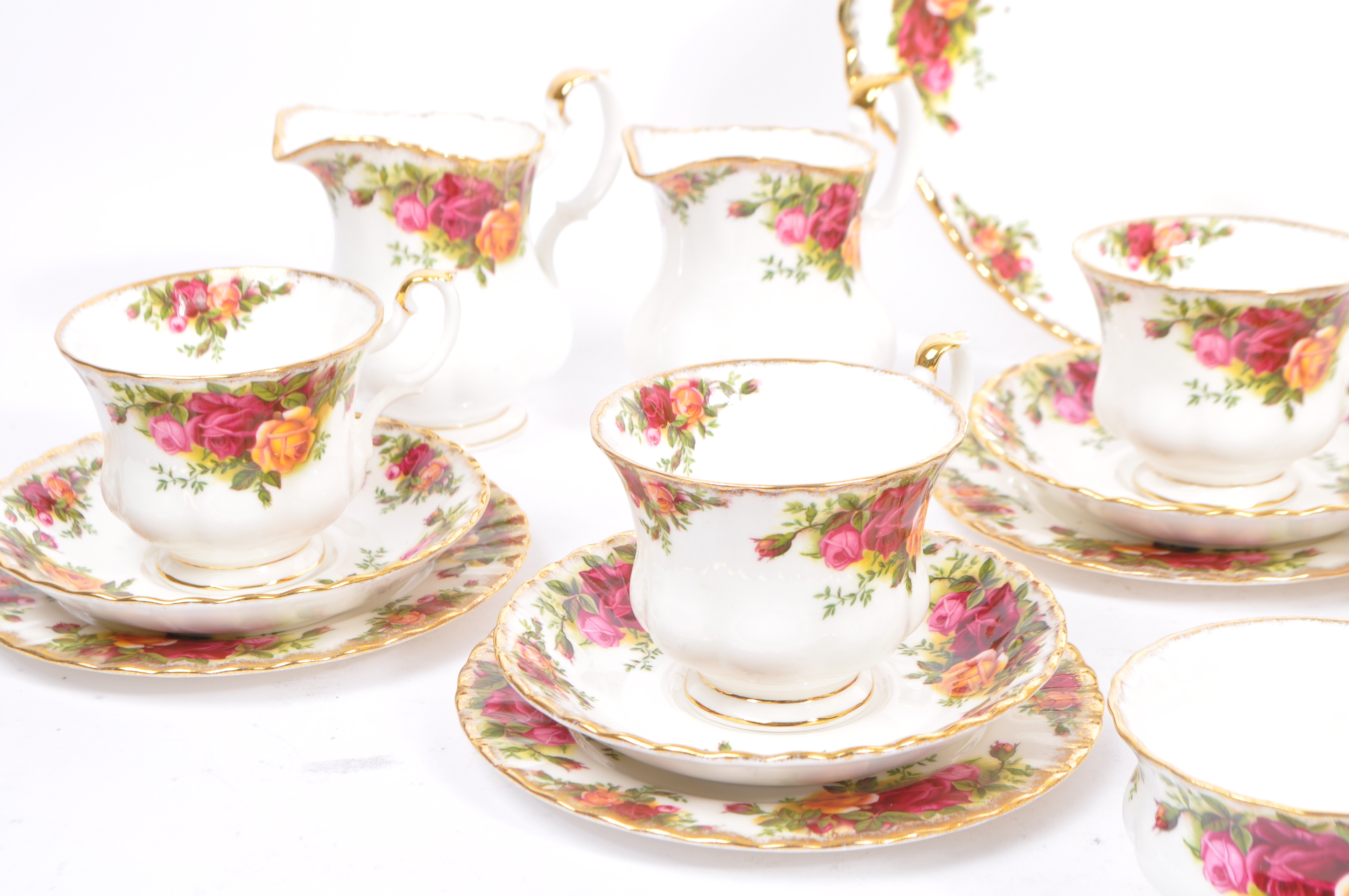 MID 20TH CENTURY OLD COUNTRY ROSES ROYAL ALBERT TEA SET - Image 4 of 8