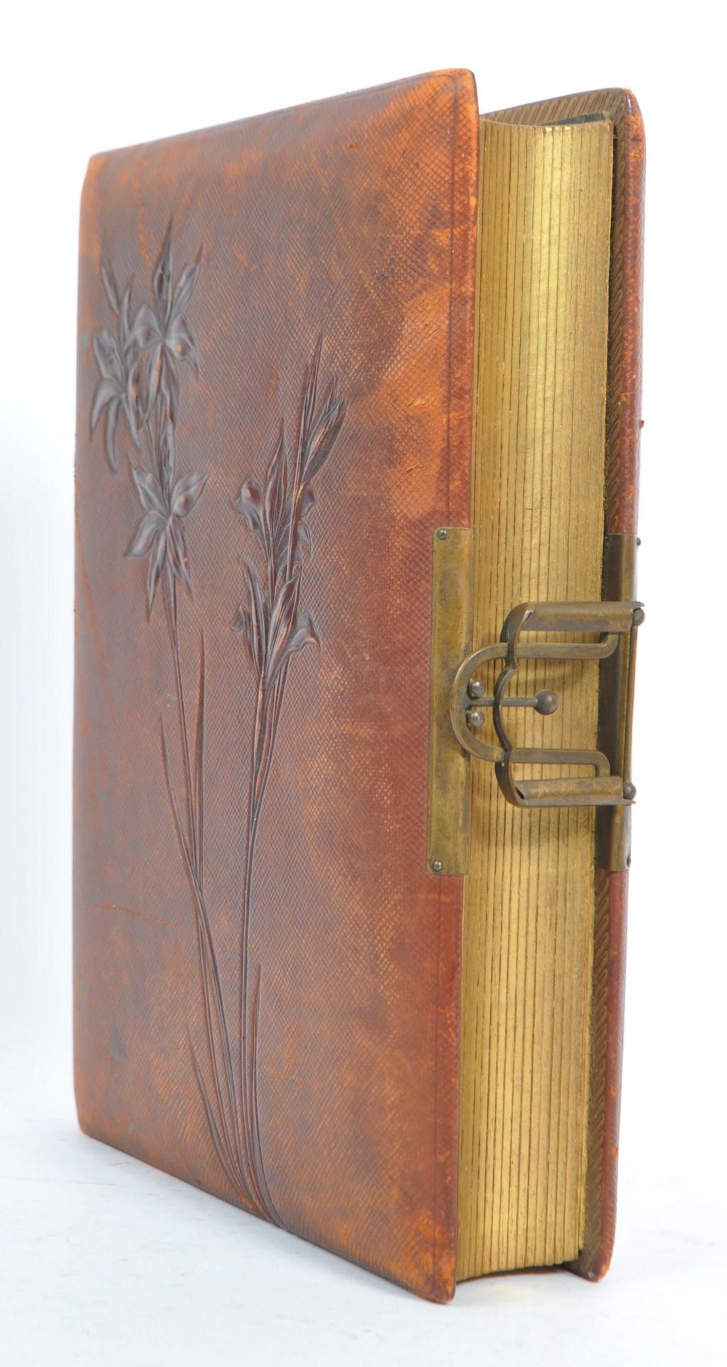 EARLY 20TH CENTURY 1920S LEATHER PHOTOGRAPH ALBUM - Image 2 of 6