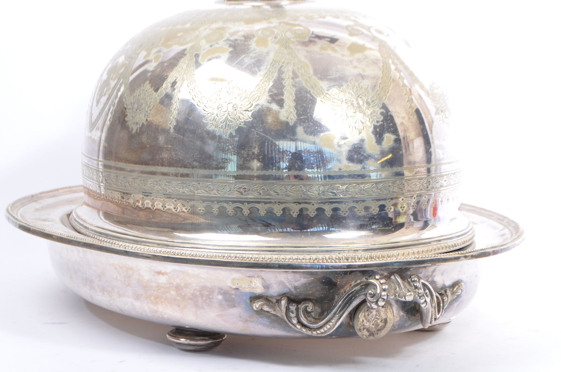 LARGE VICTORIAN SILVER PLATED MEAT DOME CLOCHE - Image 3 of 9