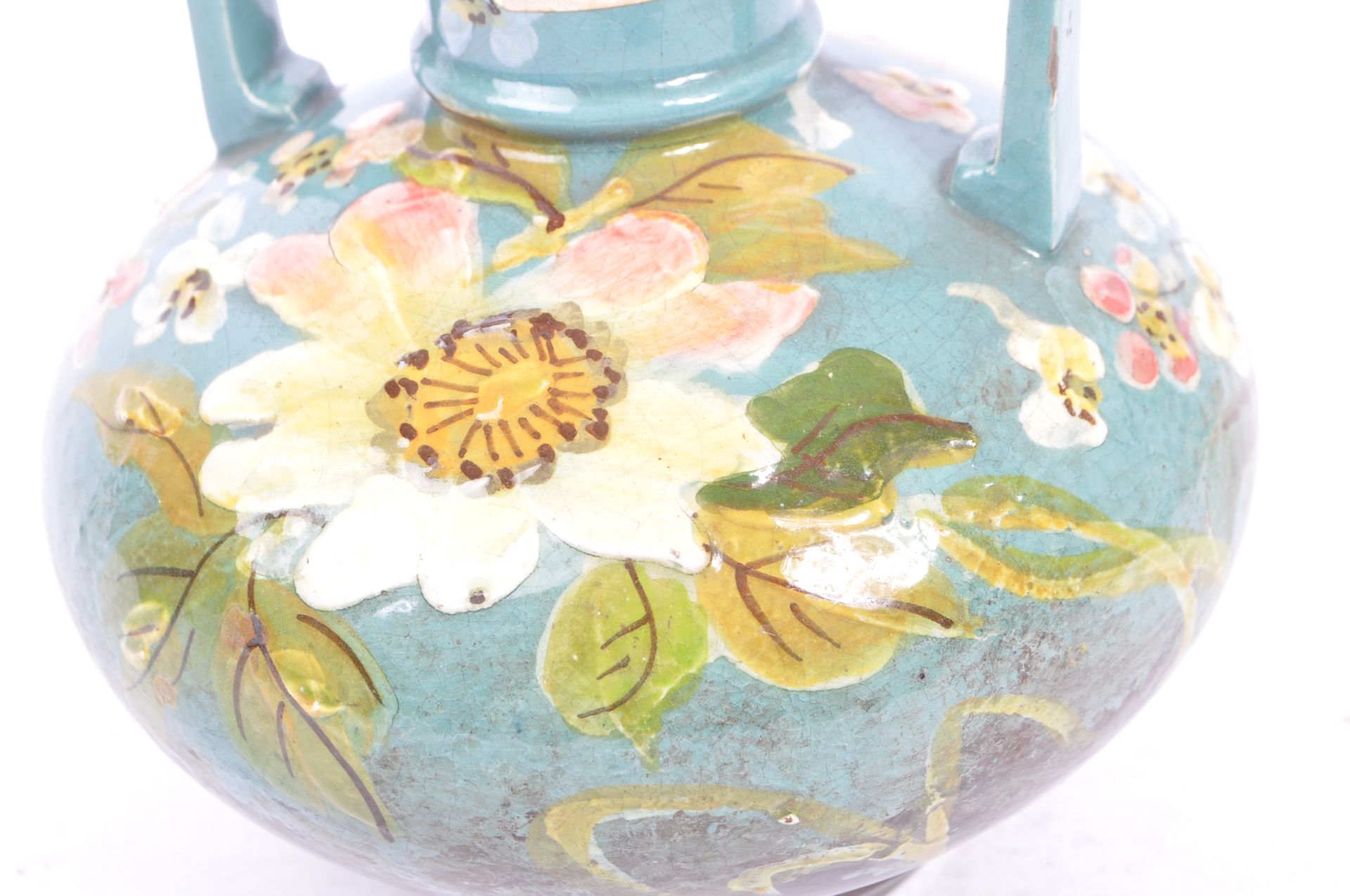 19TH CENTURY VICTORIAN STAFFORDSHIRE POLYCHROME VASE - Image 5 of 8