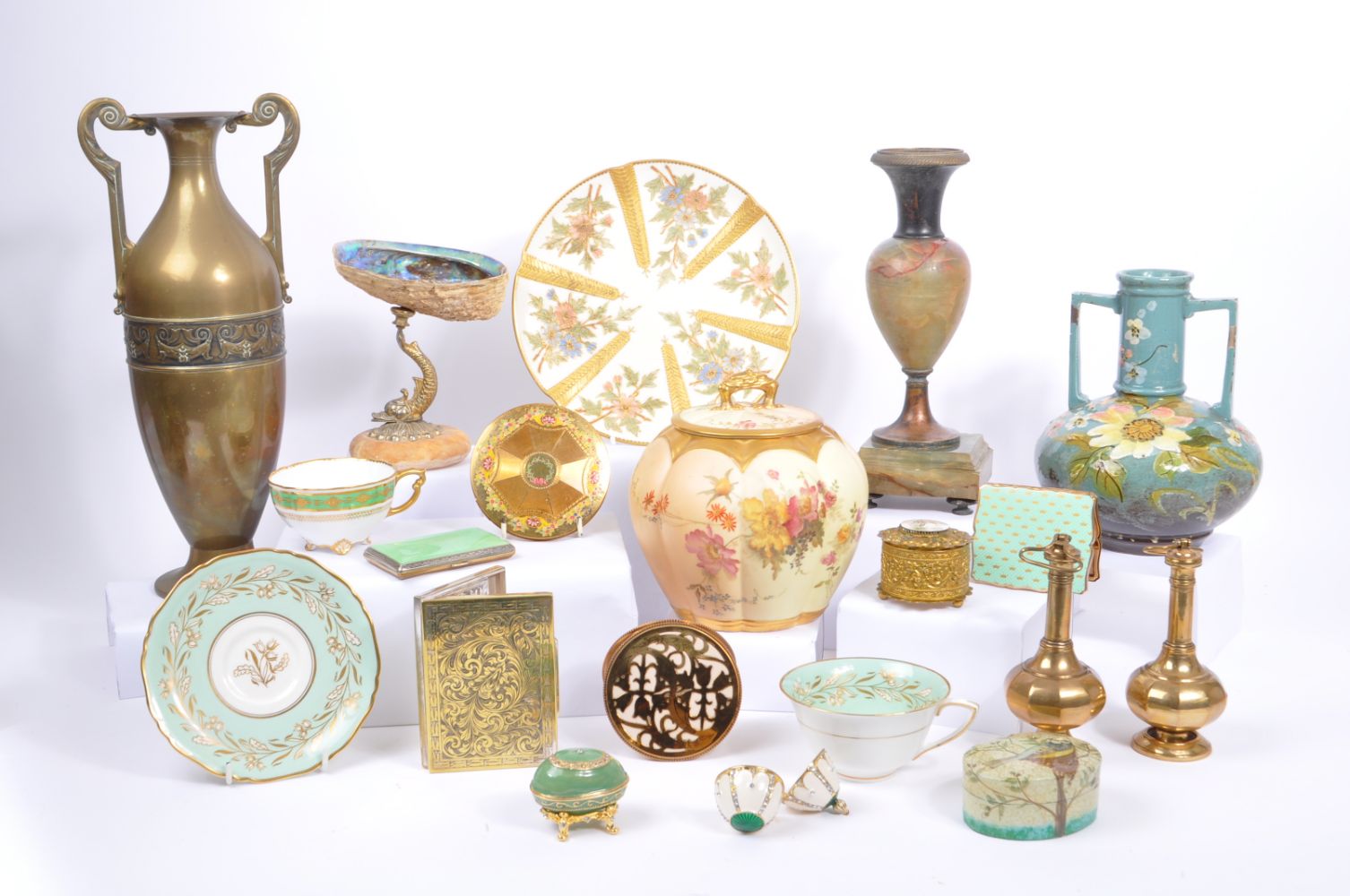 Antiques & Collectables - Ceramics, Collectables, Music Memorabilia & Ephemera