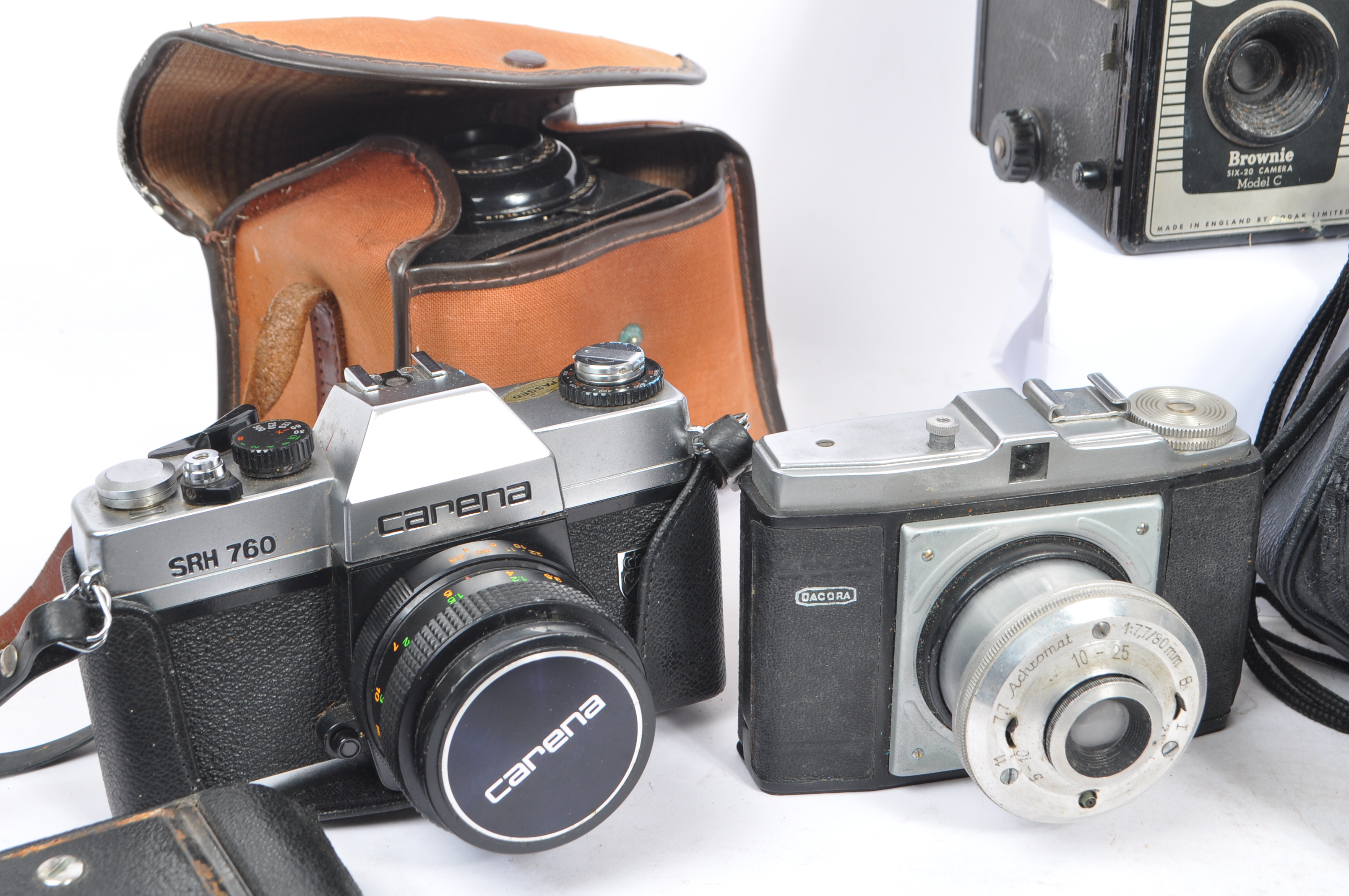 COLLECTION OF VINTAGE 20TH CENTURY FILM CAMERAS - Image 5 of 9