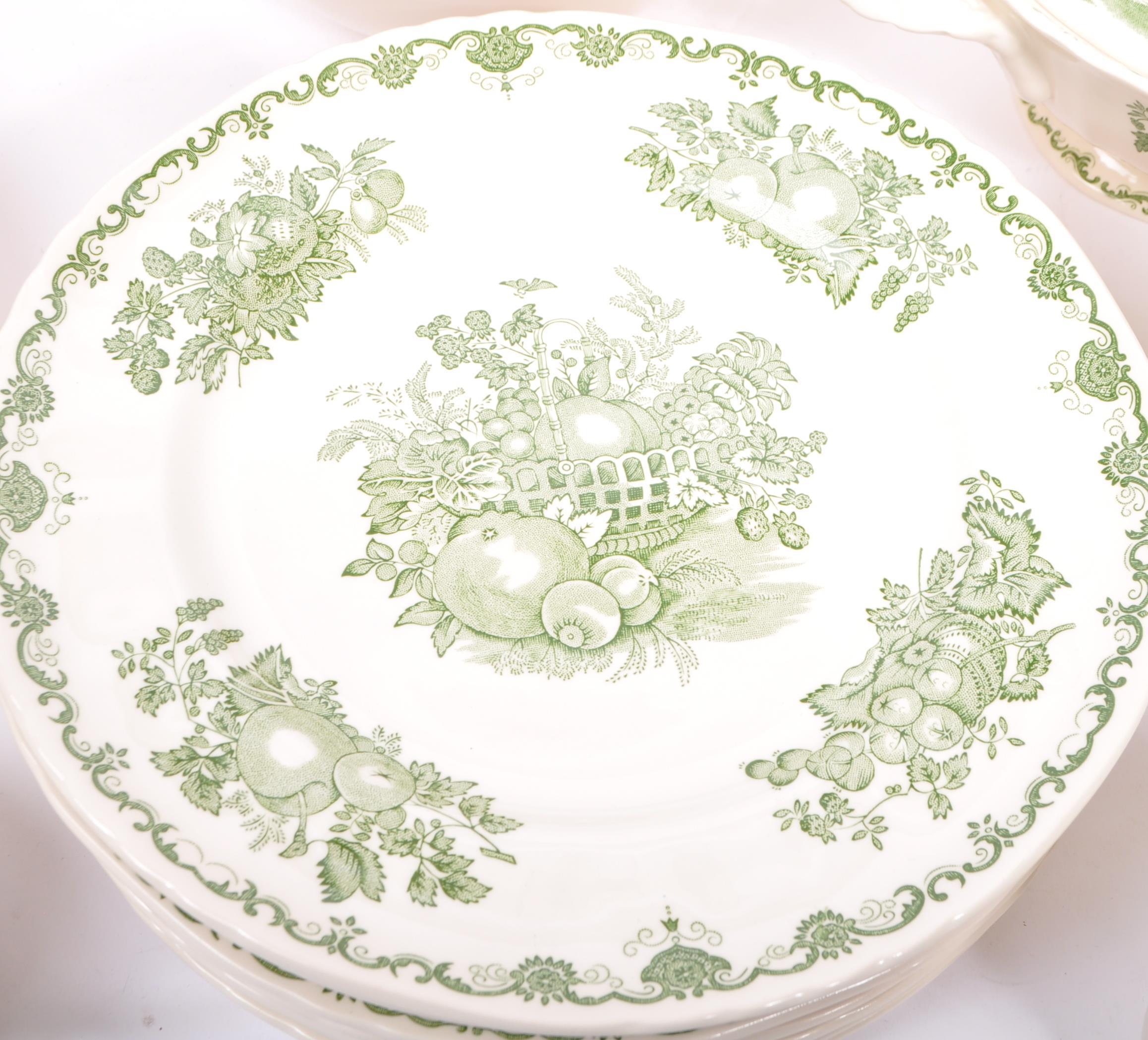 VINTAGE 20TH CENTURY MASON'S IRONSTONE CHINA DINNER SET - Image 4 of 7