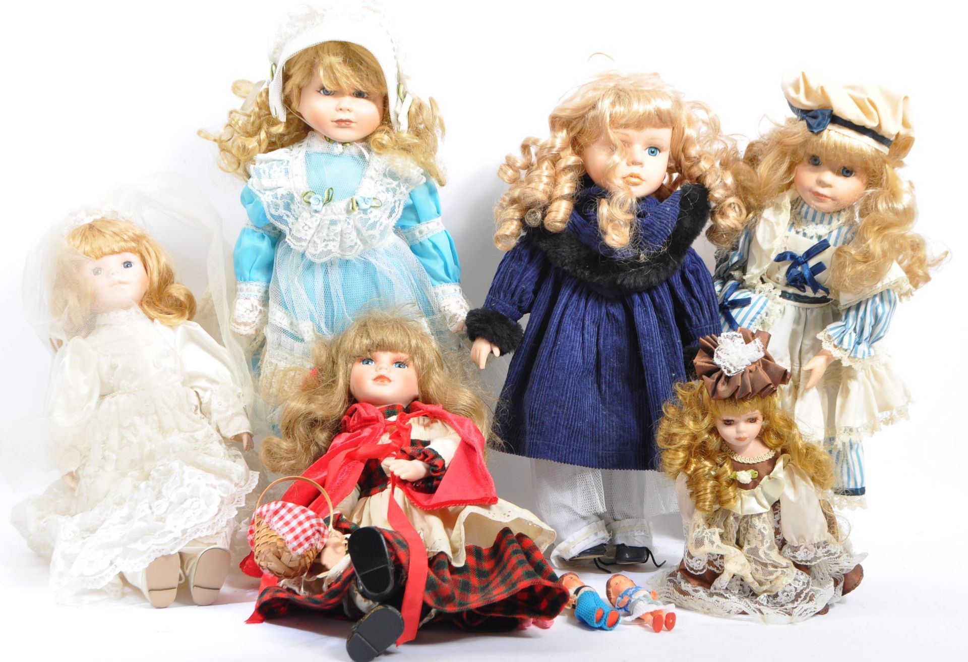 COLLECTION OF VINTAGE PORCELAIN DOLLS