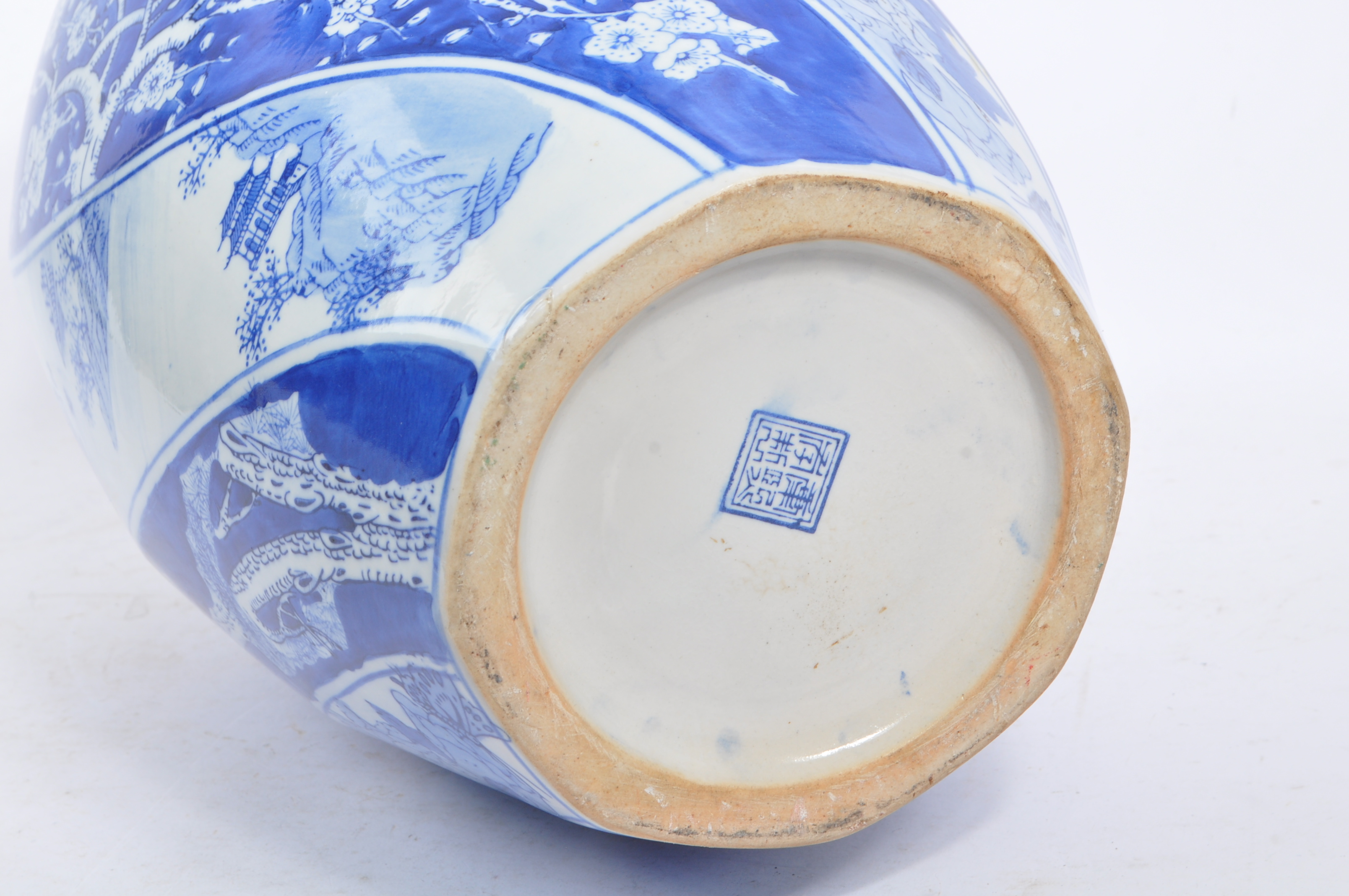 LARGE KANGXI REVIVAL BLUE & WHITE CHINESE VASE - Image 5 of 5