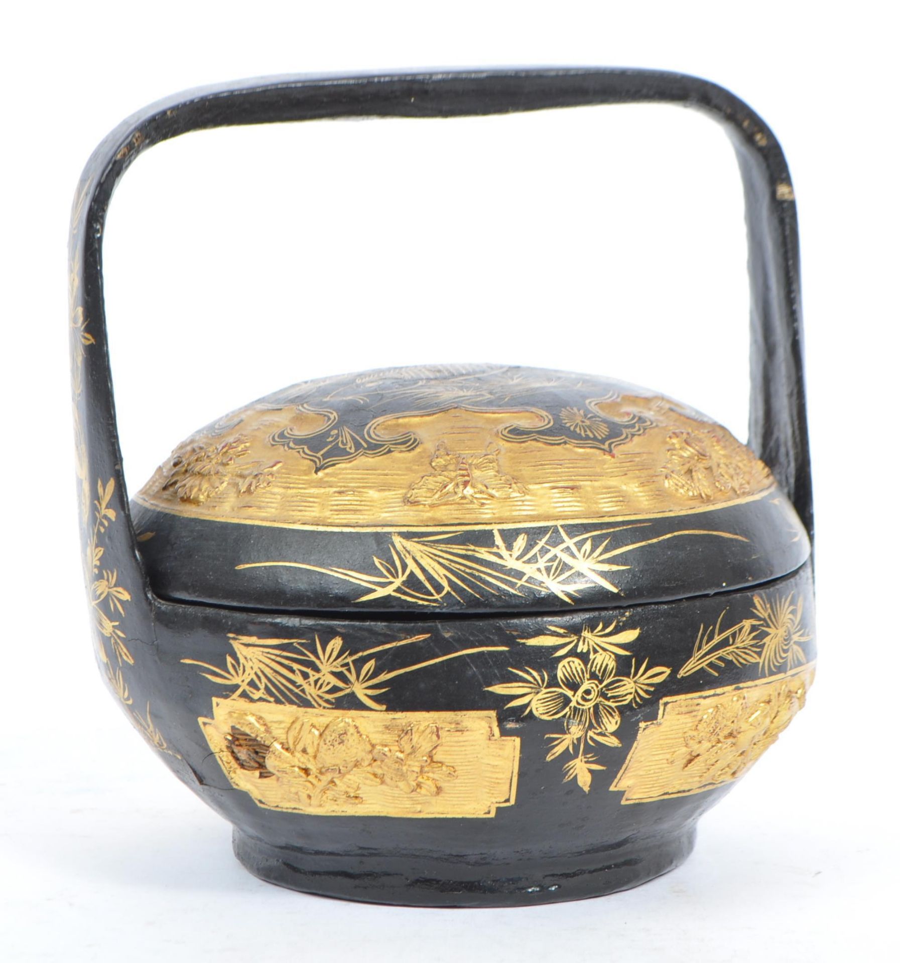 EARLY 20TH CENTURY 1920S CHINESE LAQUERED WEDDING BASKET