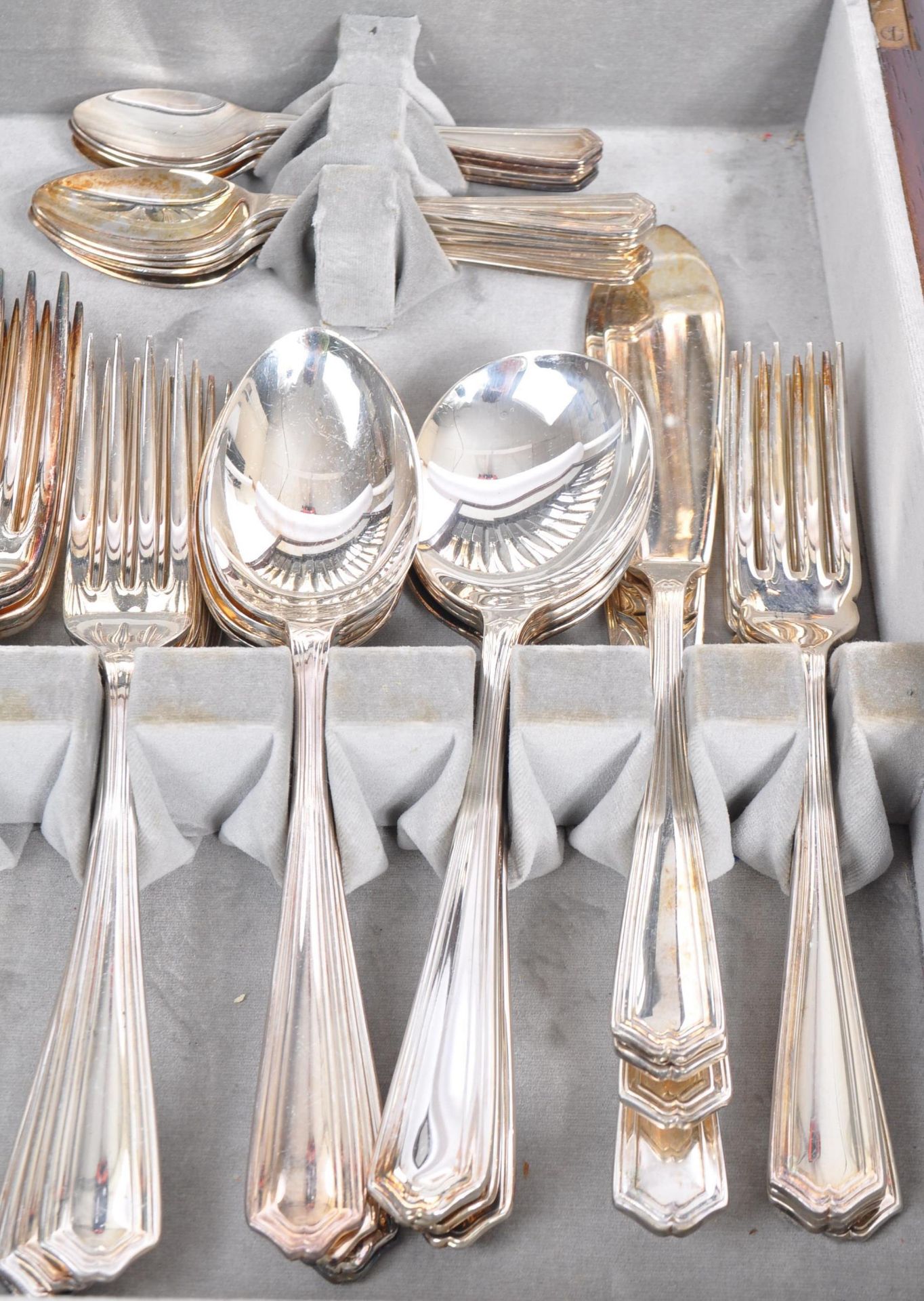 20TH CENTURY JONELLE SILVER PLATED CANTEEN CUTLERY - Bild 5 aus 7