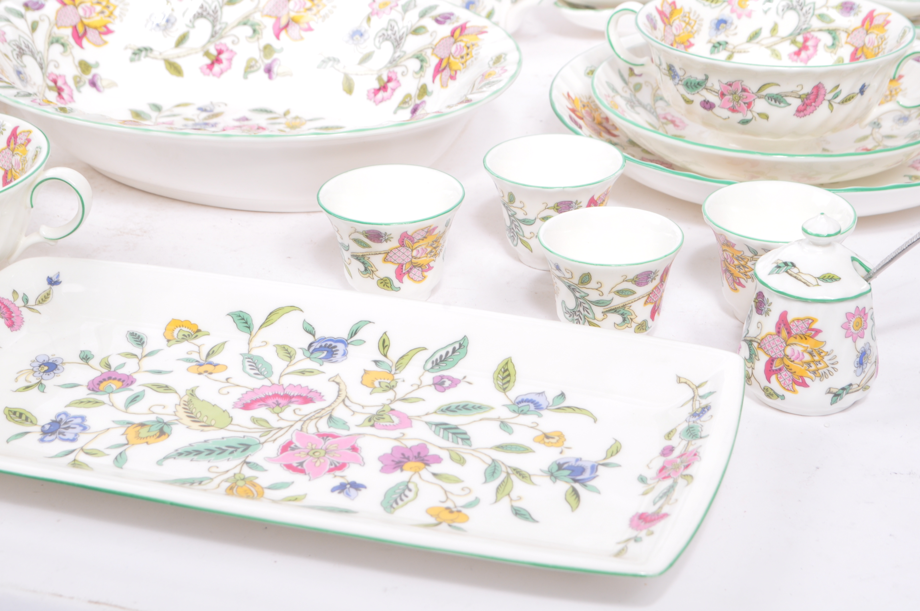 VINTAGE MINTON HADDON HALL CHINA DINNER & TEA SERVICE - Image 2 of 9