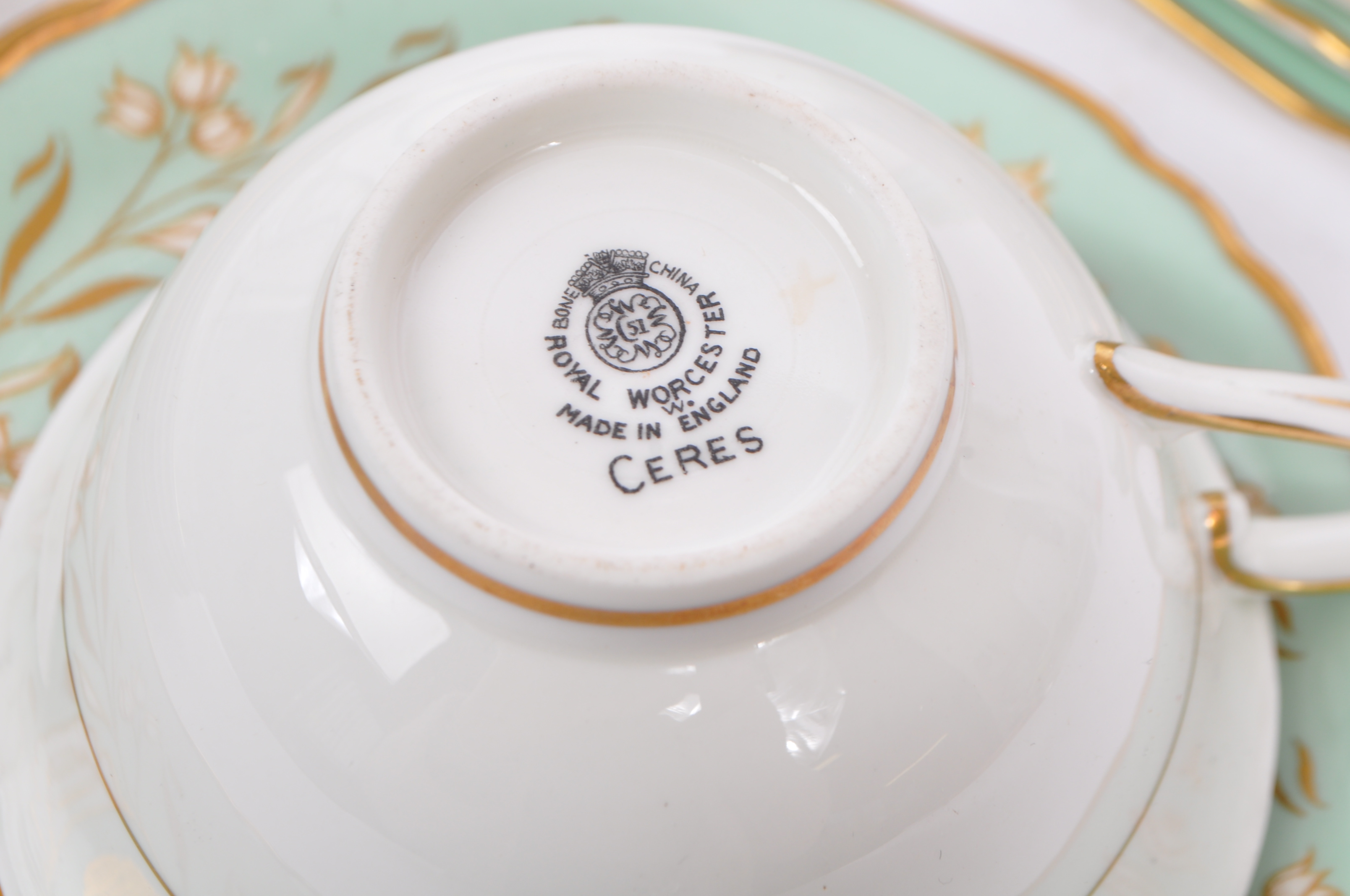 ROYAL WORCESTER 'CERES' TEA & DINNER SET - Image 7 of 8