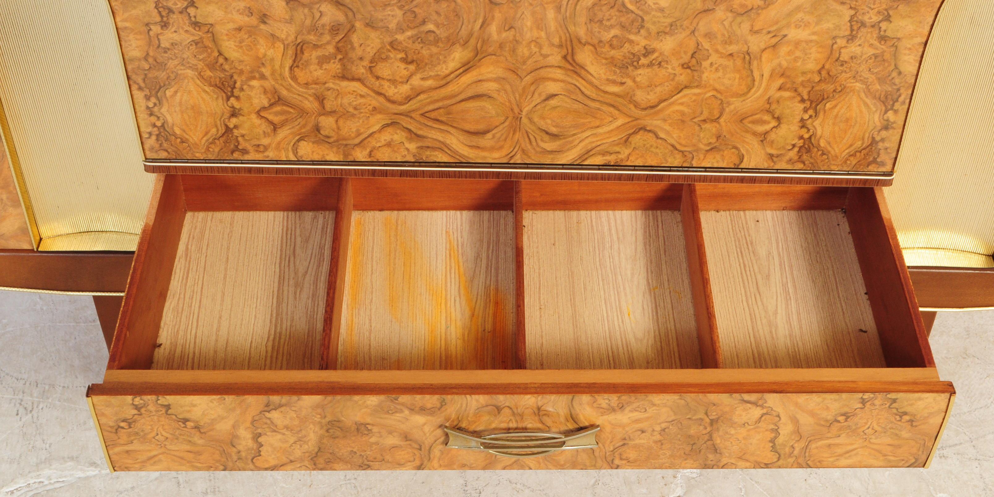 MID 20TH CENTURY BEAUTILITY WALNUT FORMICA SIDEBOARD - Image 5 of 8