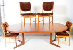 MID 20TH CENTURY CIRCULAR TEAK DINING TABLE WITH FOUR CHAIRS