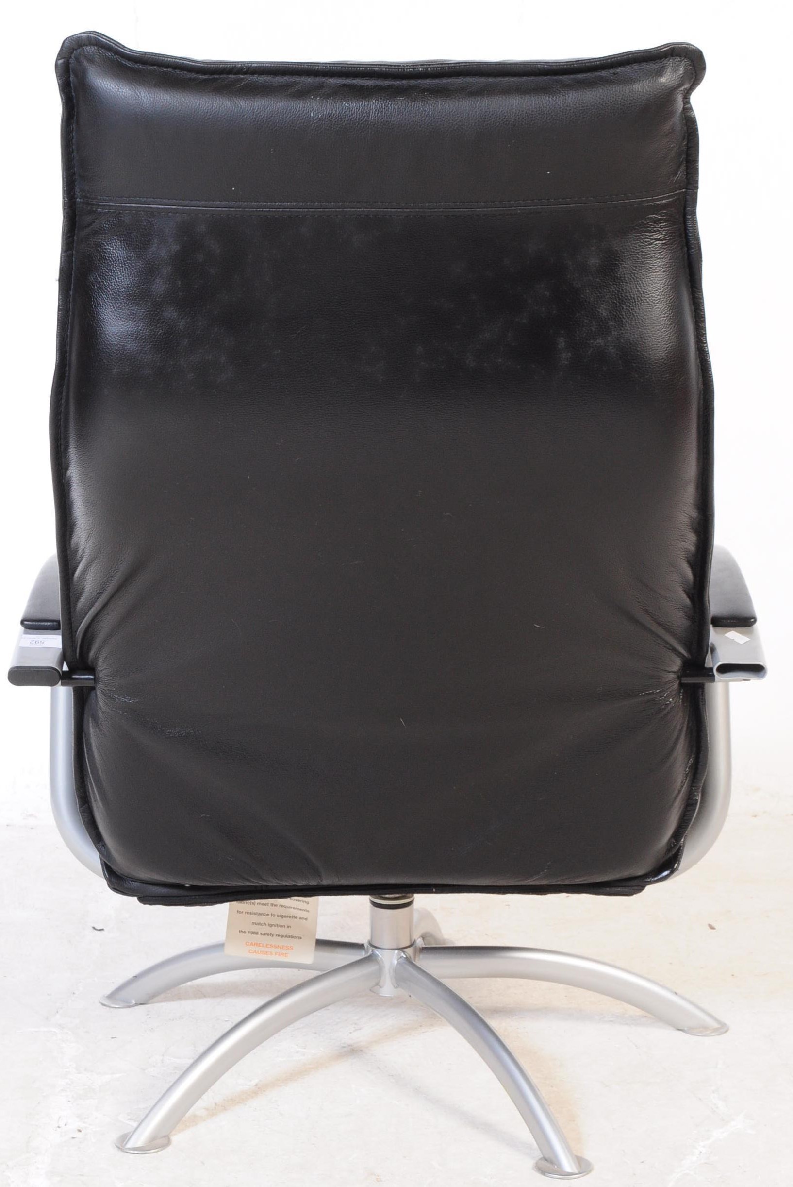 MID 20TH CENTURY KEBE OF DENMARK SWIVEL ARMCHAIR - Image 4 of 6