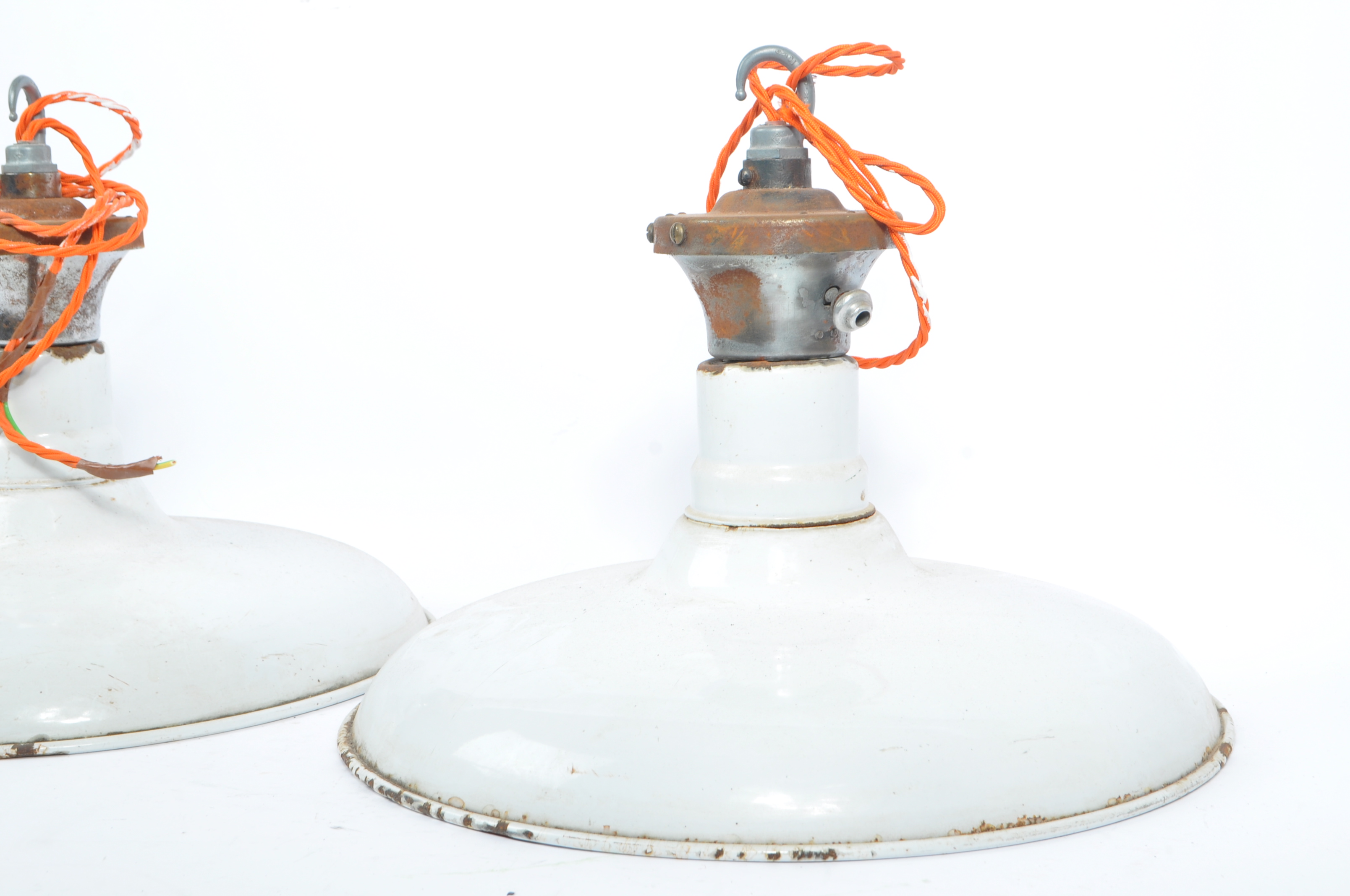 VINTAGE 1960S INDUSTRIAL ENAMEL PENDANT LAMP LIGHT SHADES - Image 2 of 7