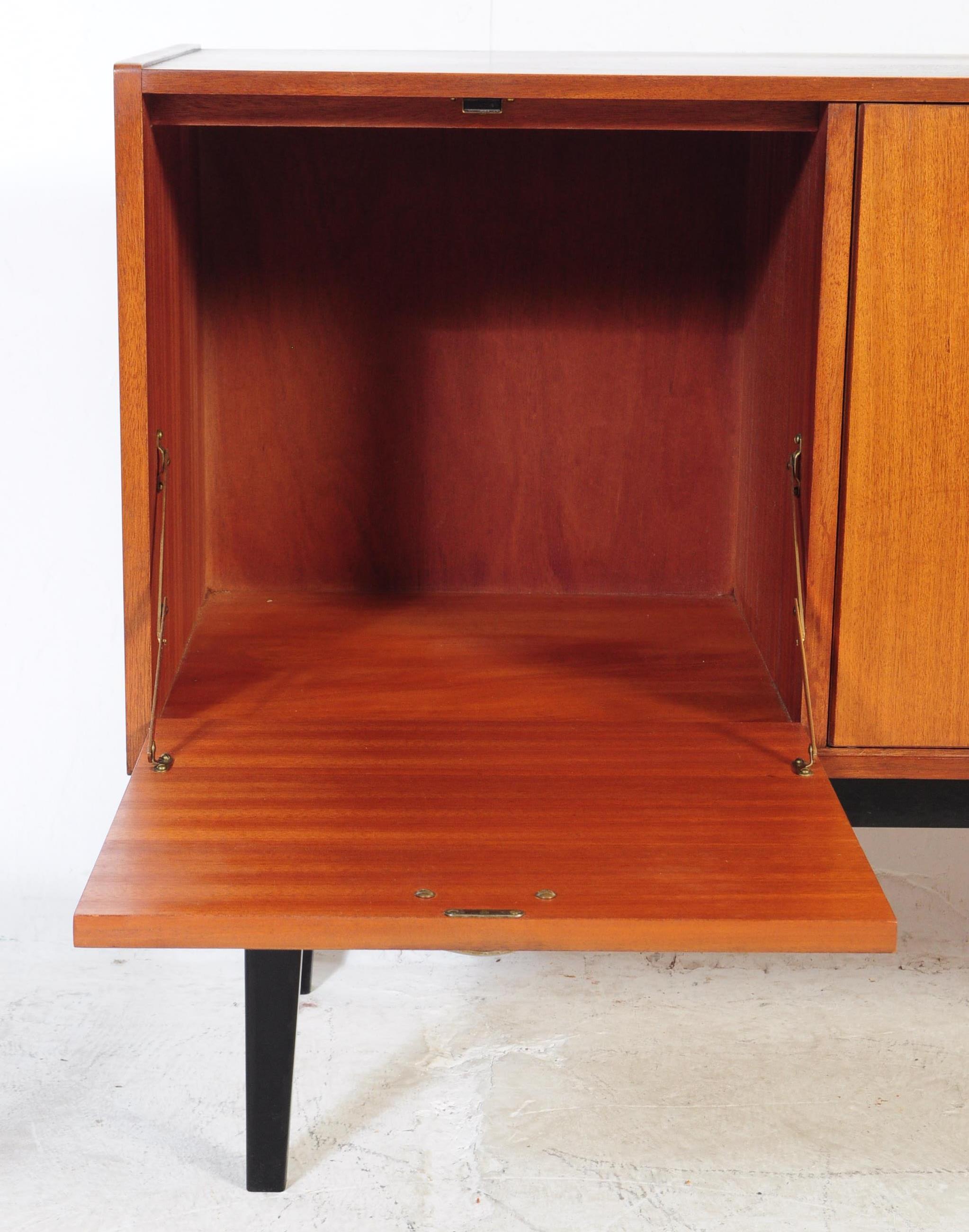 RETRO MID 20TH CENTURY TEAK VENEERED NATHAN SIDEBOARD - Image 2 of 5