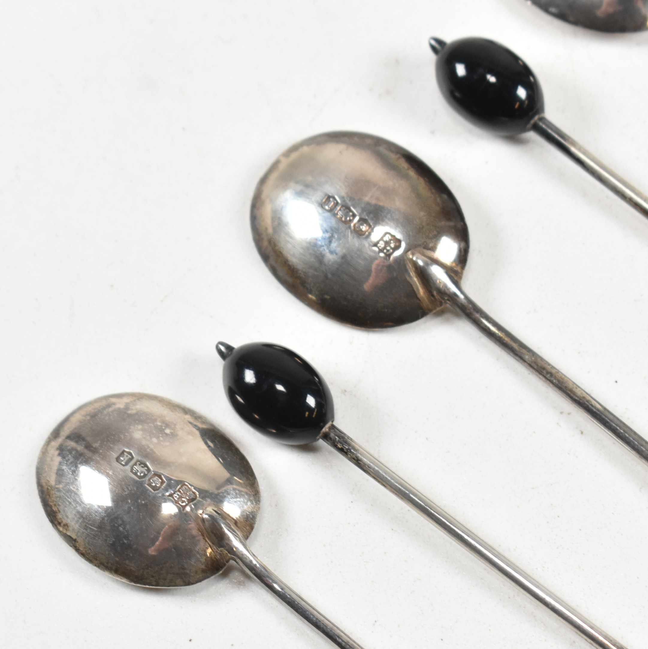 GEORGE V HALLMARKED SILVER COFFEE BEAN SPOONS - Image 5 of 5