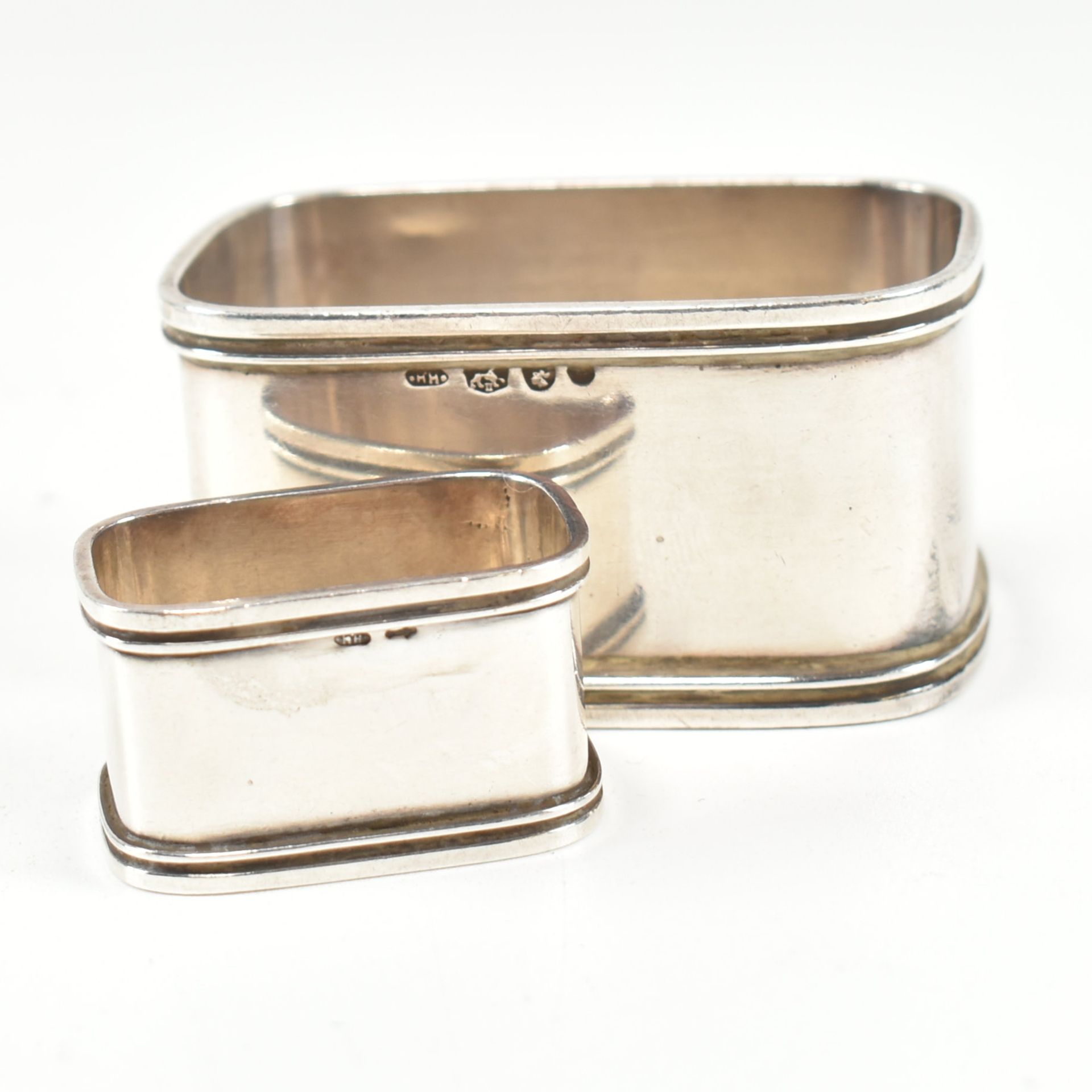EARLY 20TH CENTURY DUTCH 835 SILVER BEAKERS & OTHER NAPKIN RINGS - Image 7 of 11