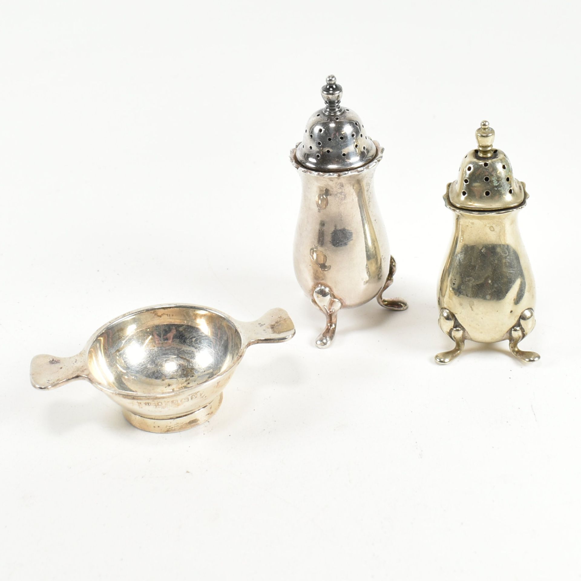 HALLMARKED SILVER ITEMS & SILVER PLATED MAPPIN & WEBB TRAY - Image 5 of 7