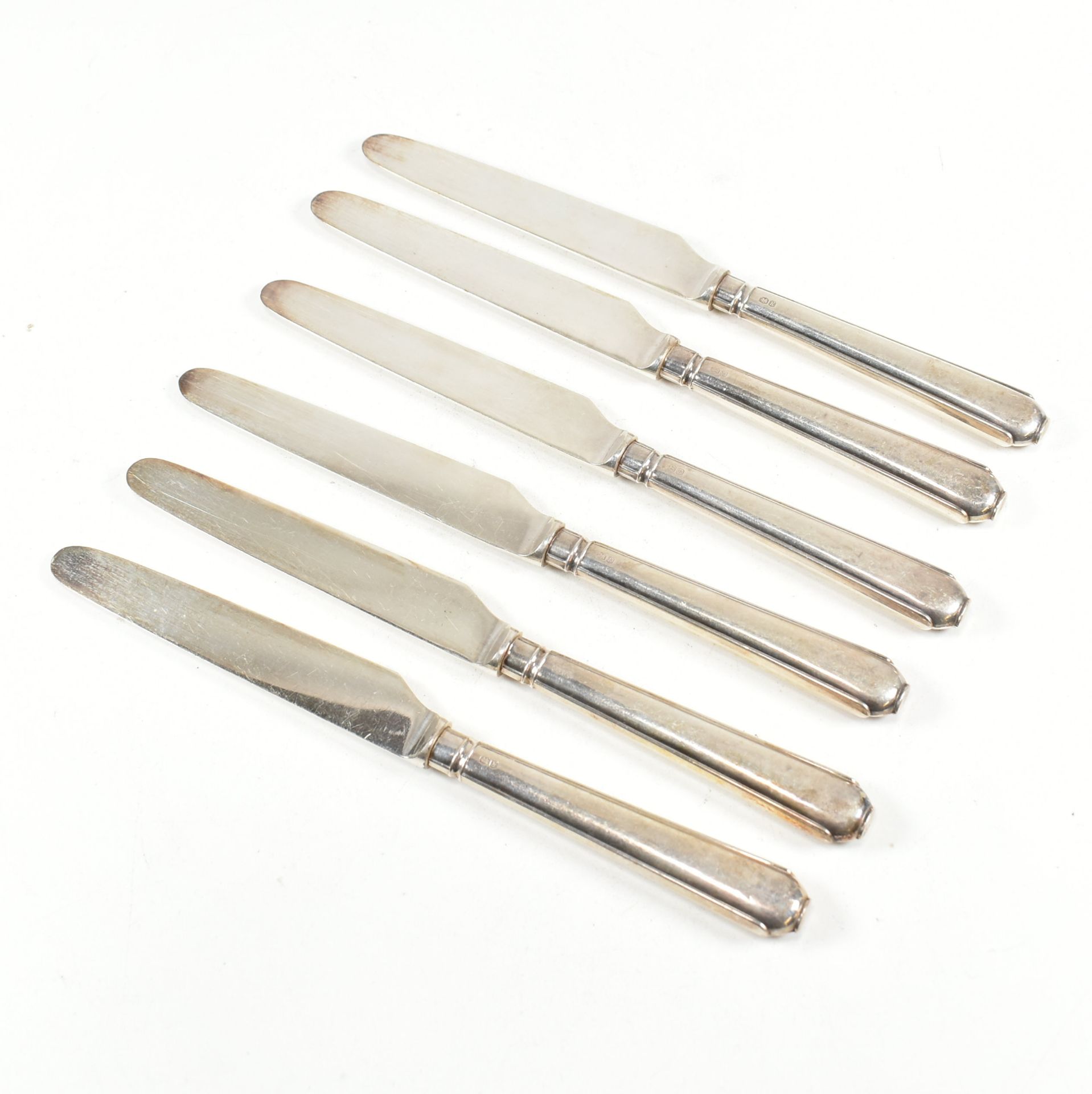 GEORGE V CASED SET OF SILVER HANDLED FRUIT CUTLERY - Image 3 of 8