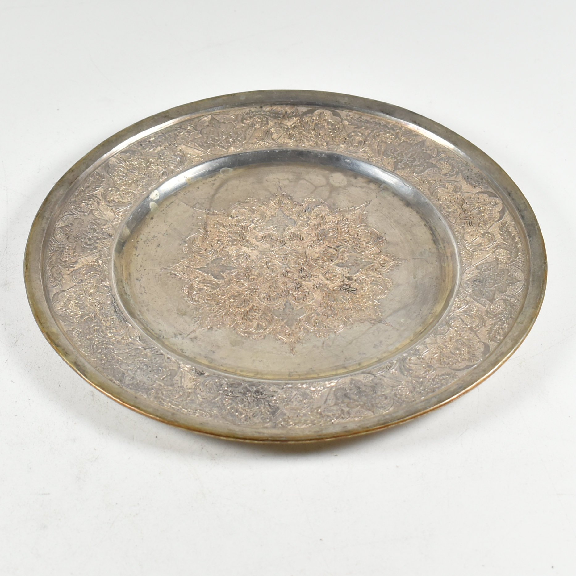 SET OF SIX PERSIAN SILVER SIDE PLATES - Image 9 of 15