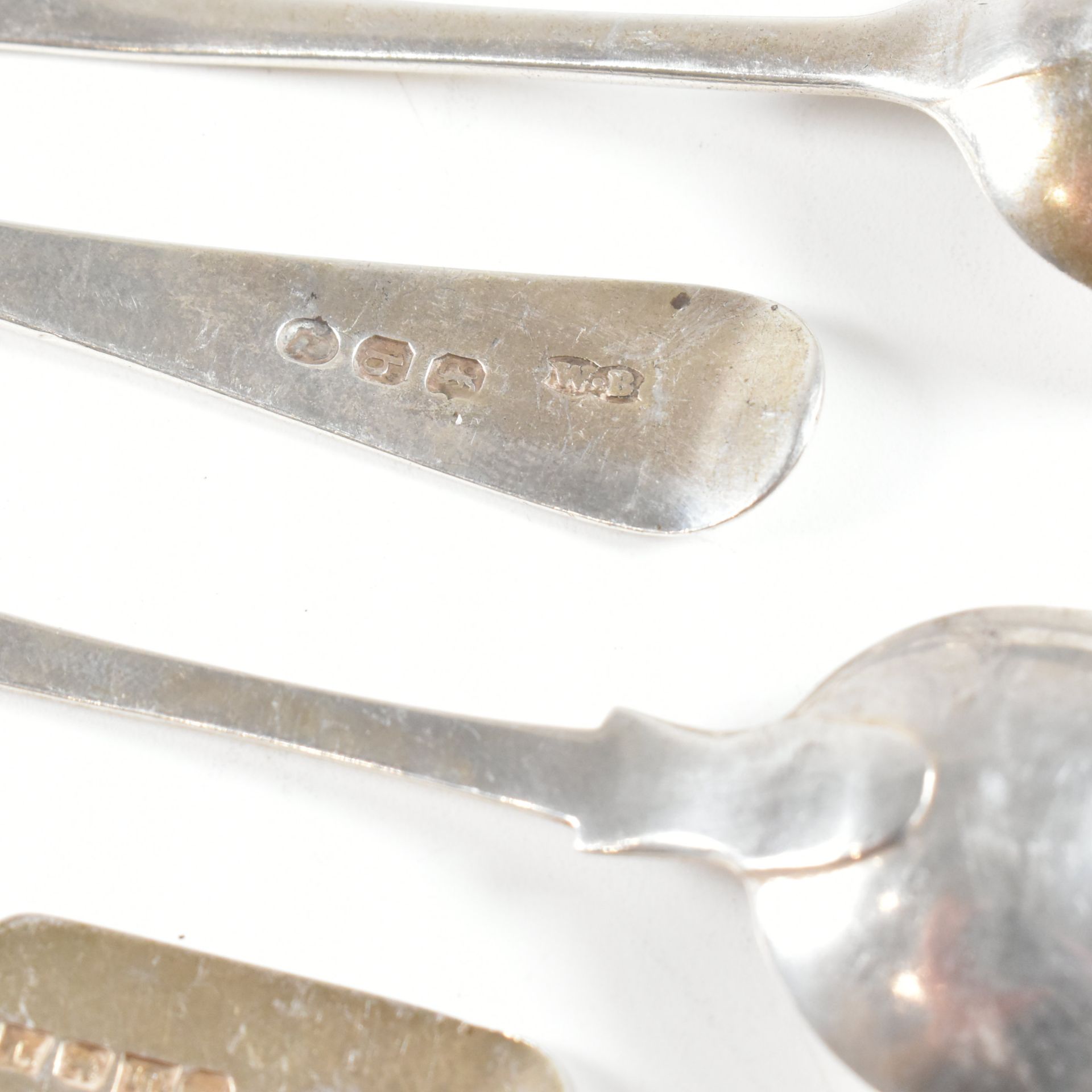 SIX GEORGE III & LATER HALLMARKED SILVER TEA SPOONS - Image 6 of 9