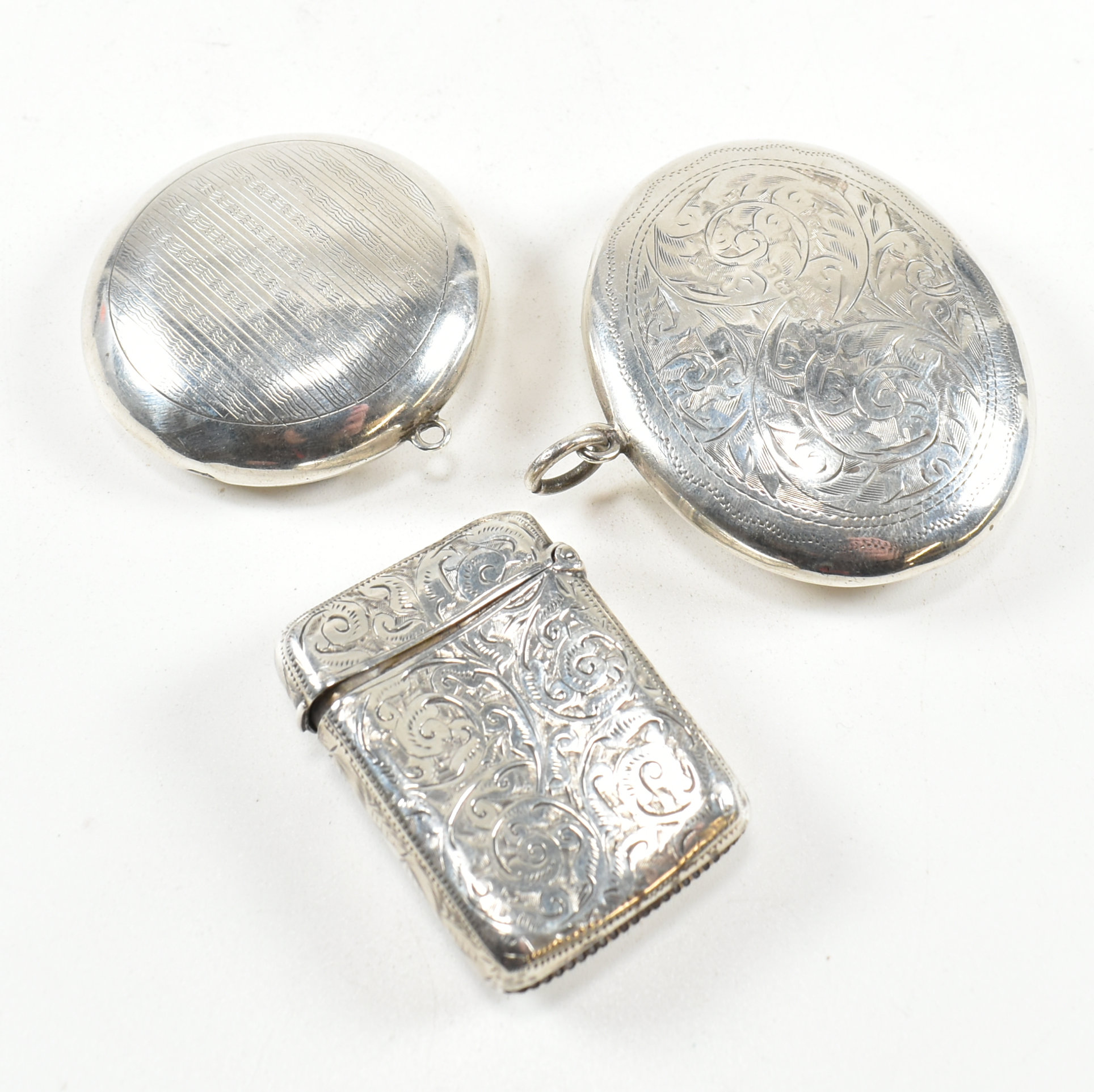 VICTORIAN HALLMARKED SILVER VESTA CASE & LATER COMPACTS - Image 3 of 8