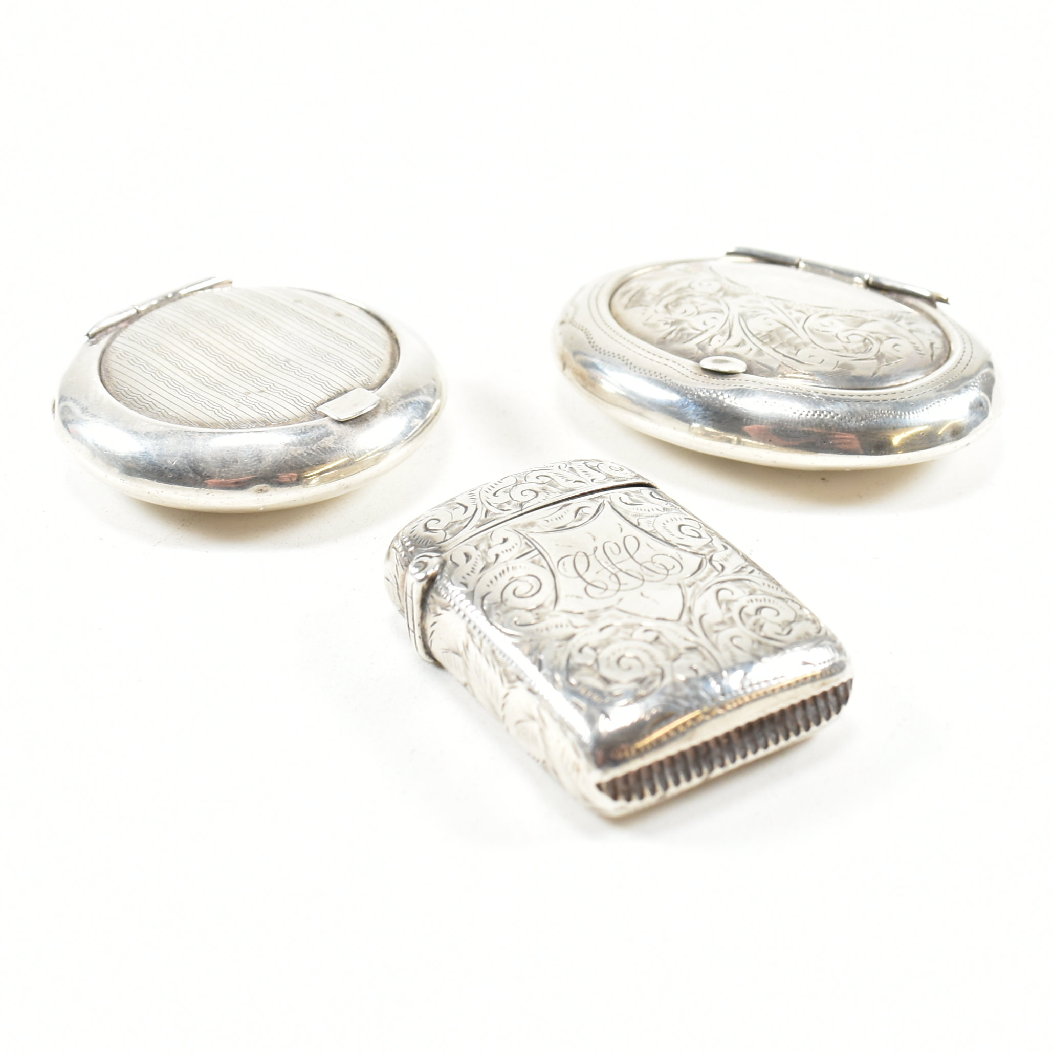 VICTORIAN HALLMARKED SILVER VESTA CASE & LATER COMPACTS - Image 2 of 8