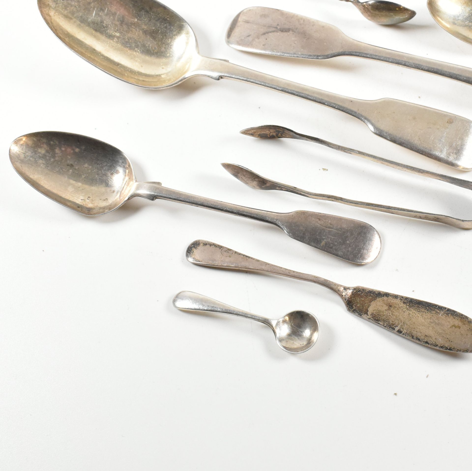 VICTORIAN & LATER HALLMARKED SILVER FLATWARE ITEMS - Image 6 of 9