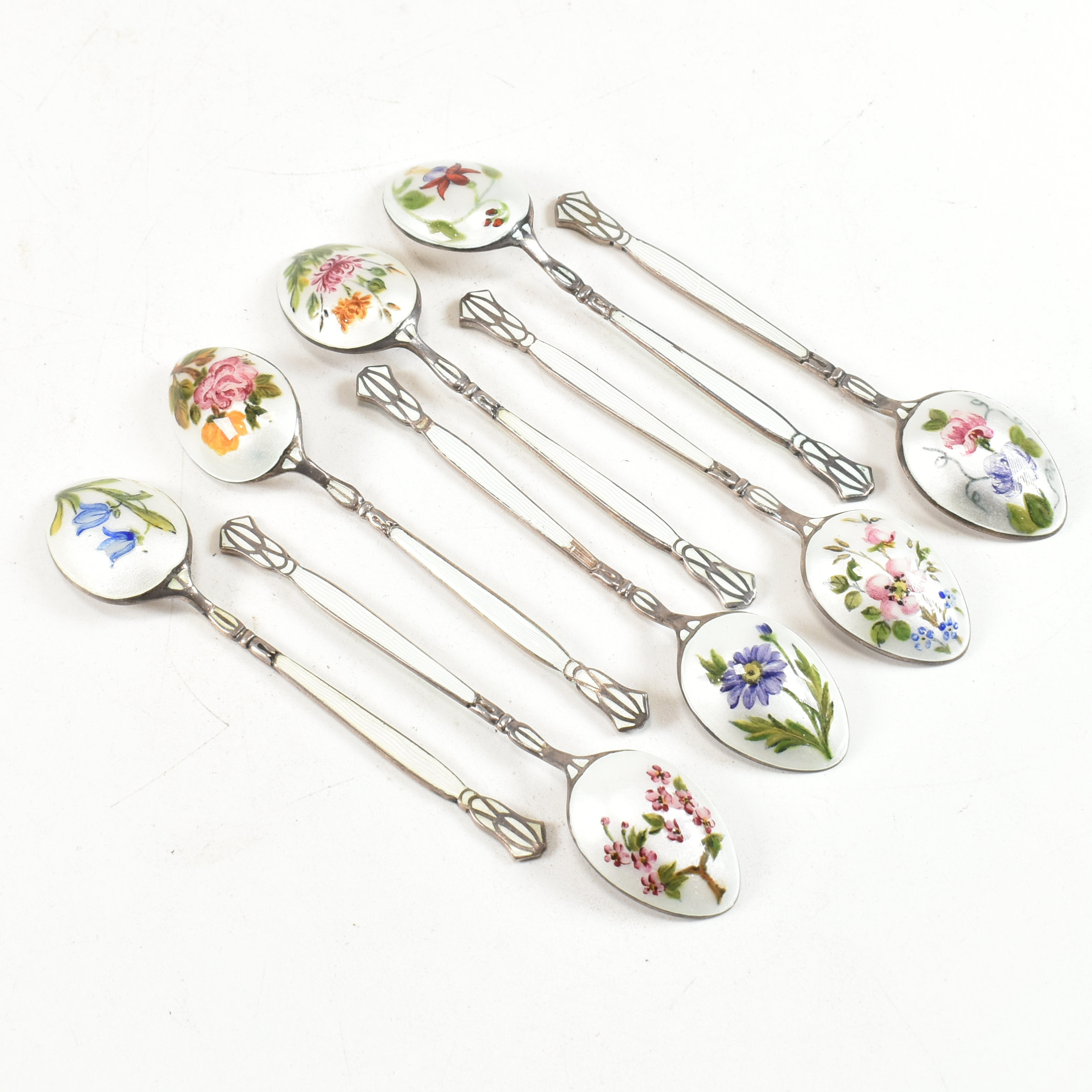 1950S CASED SET OF 8 HALLMARKED SILVER & ENAMEL TEA SPOONS - Image 2 of 11