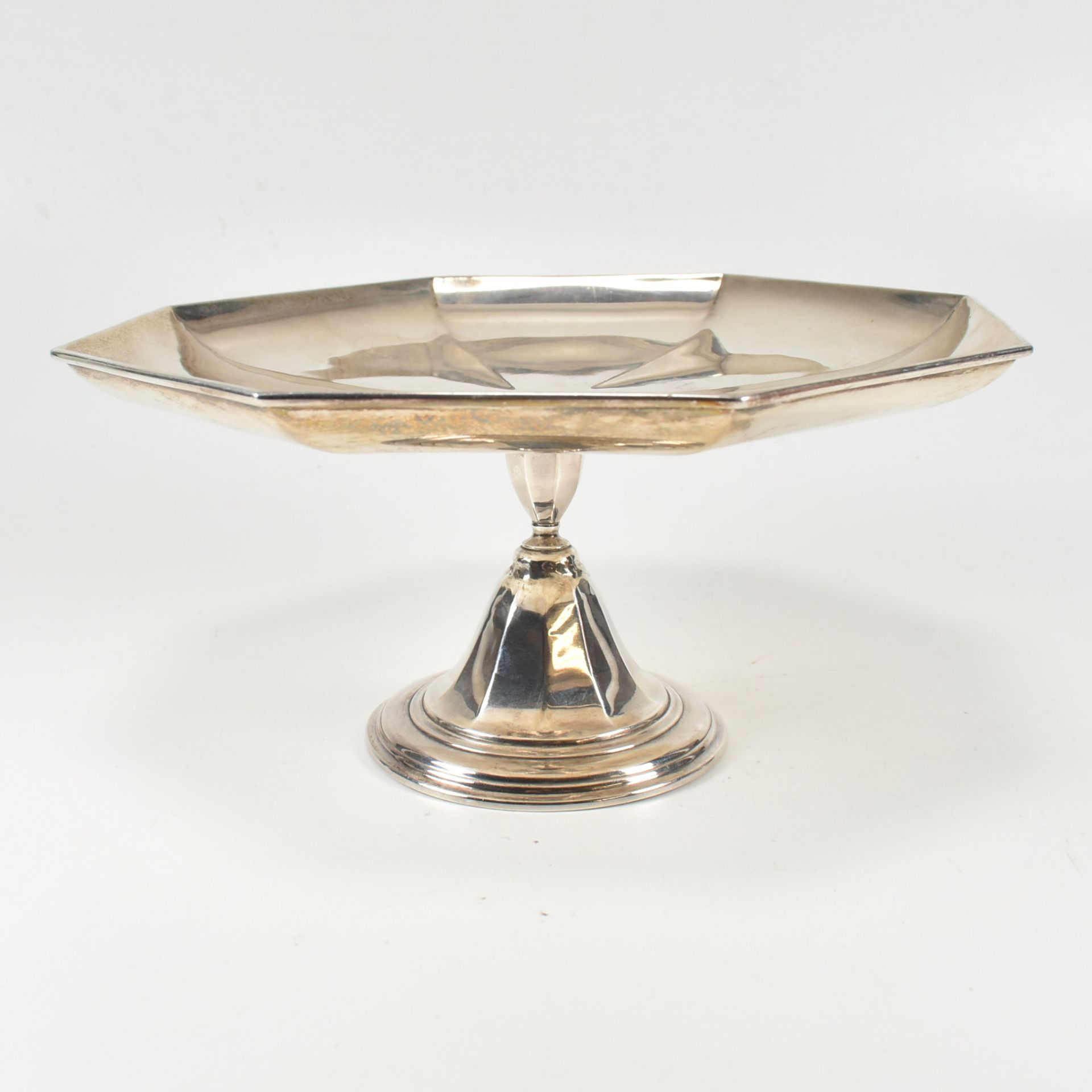 GEORGE V HALLMARKED SILVER CAKE STAND - Image 3 of 8