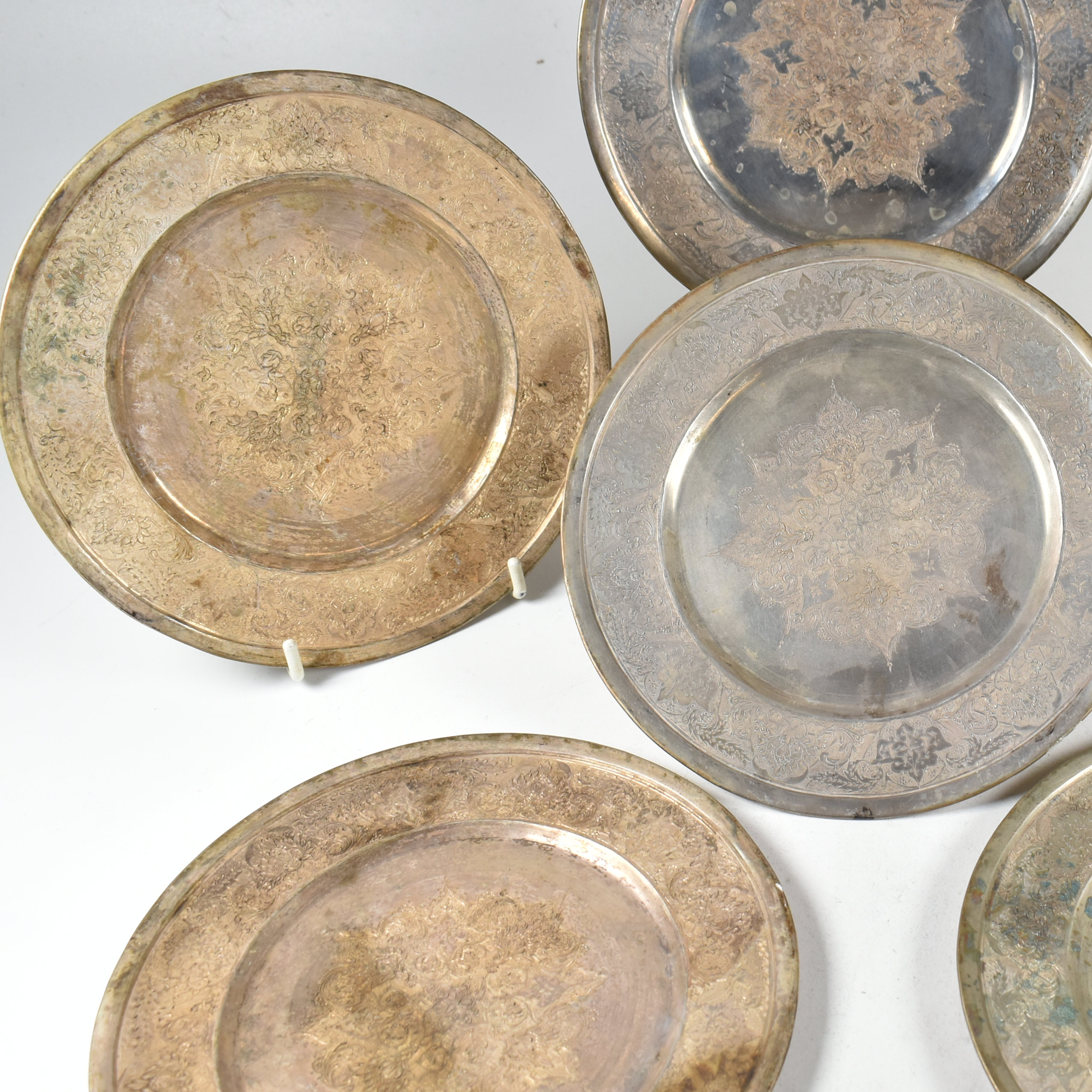 SET OF SIX PERSIAN SILVER SIDE PLATES - Image 6 of 15